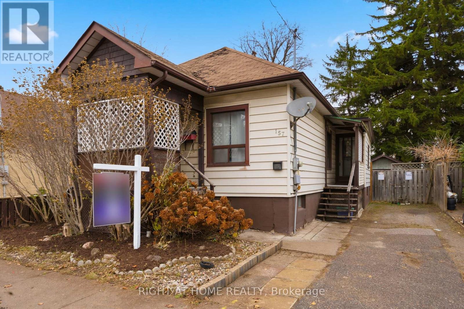 157 PARK ROAD S, Oshawa, Ontario