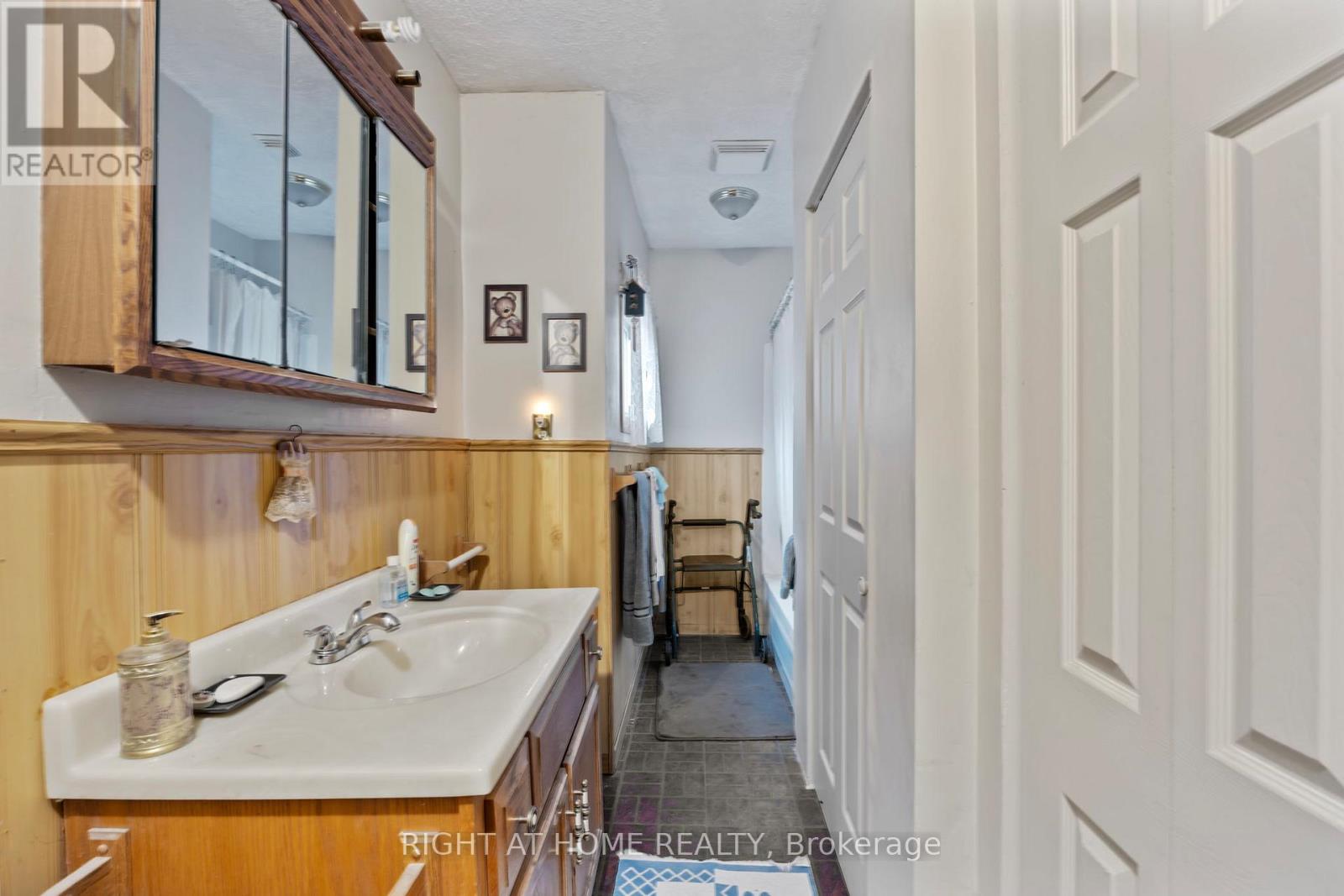 157 Park Road S, Oshawa, Ontario  L1J 4H1 - Photo 12 - E12724518