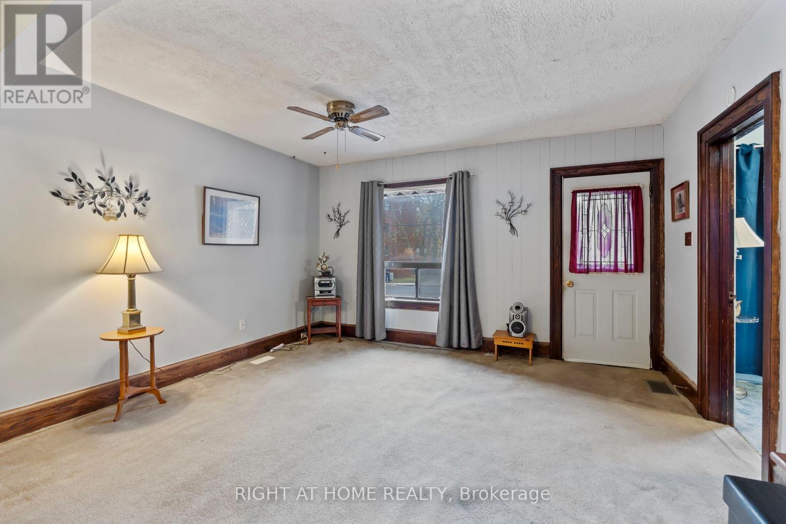 157 Park Road S, Oshawa, Ontario  L1J 4H1 - Photo 4 - E12724518