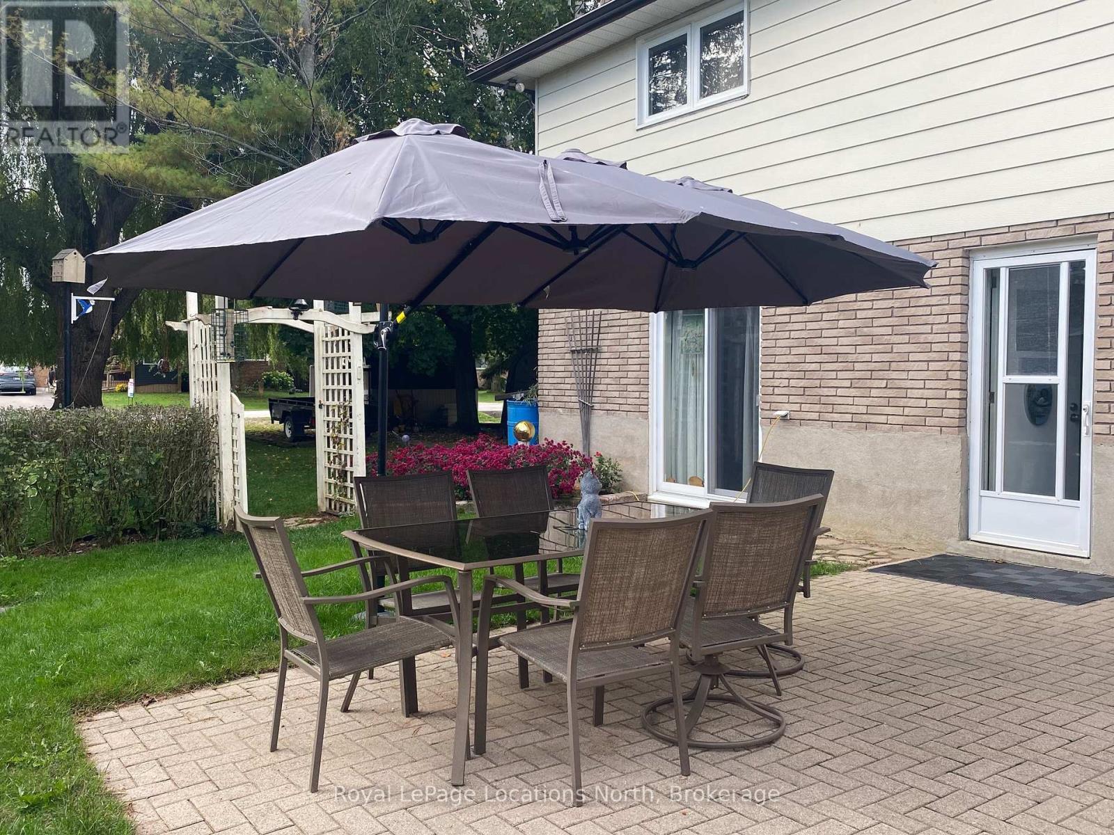 221 John Street, Clearview, Ontario  L0M 1S0 - Photo 6 - S12656324