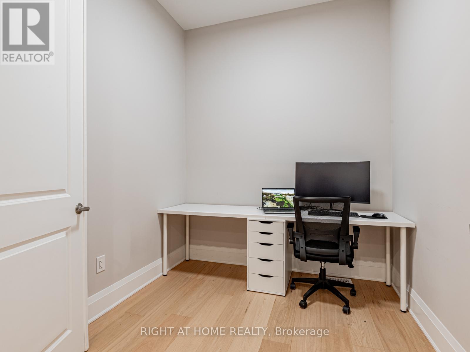 14 Berczy Manor Crescent, Markham, Ontario  L6C 3M2 - Photo 12 - N12724376