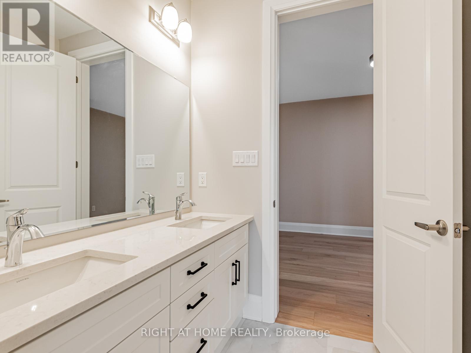 14 Berczy Manor Crescent, Markham, Ontario  L6C 3M2 - Photo 21 - N12724376