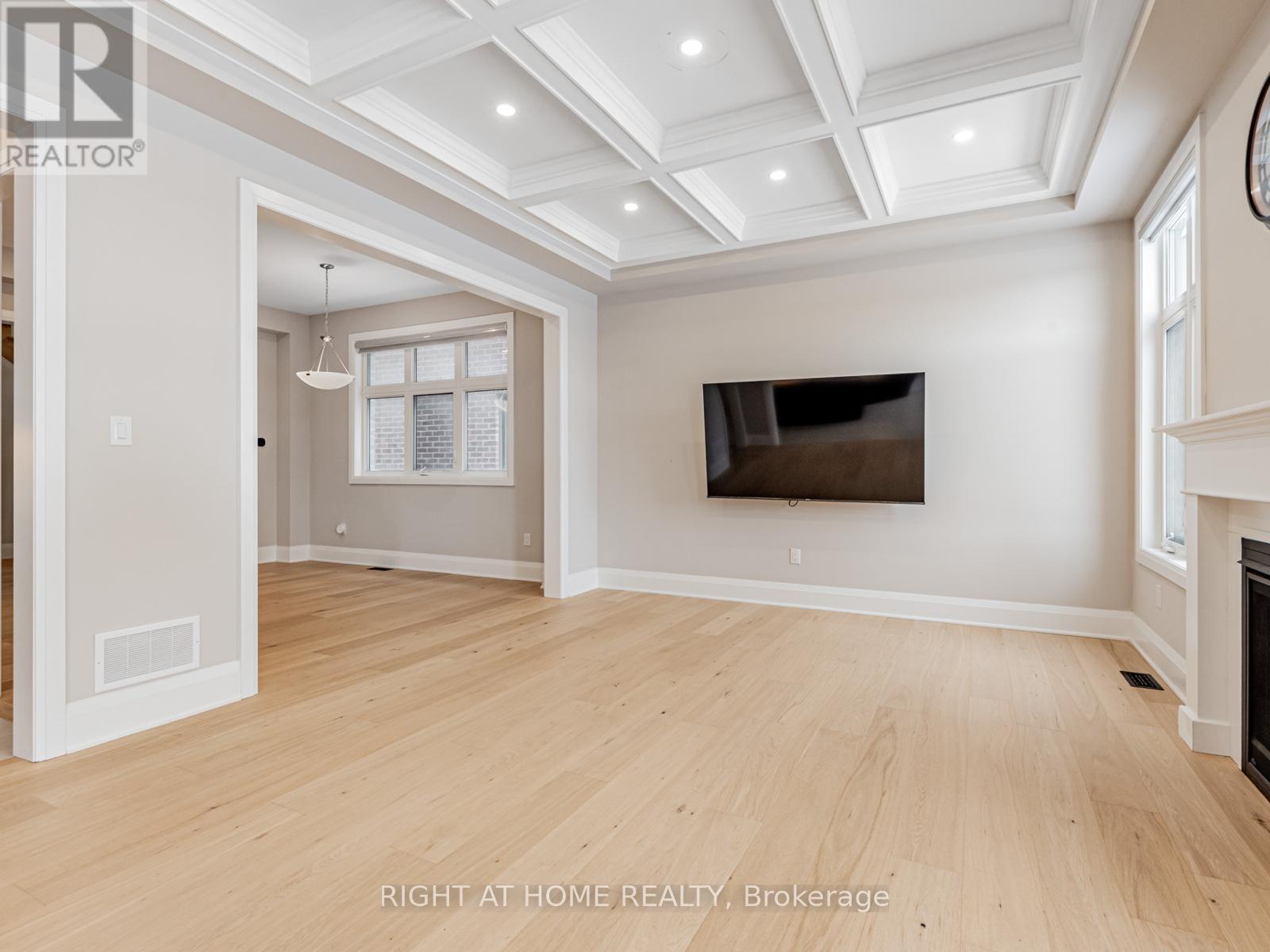 14 Berczy Manor Crescent, Markham, Ontario  L6C 3M2 - Photo 5 - N12724376