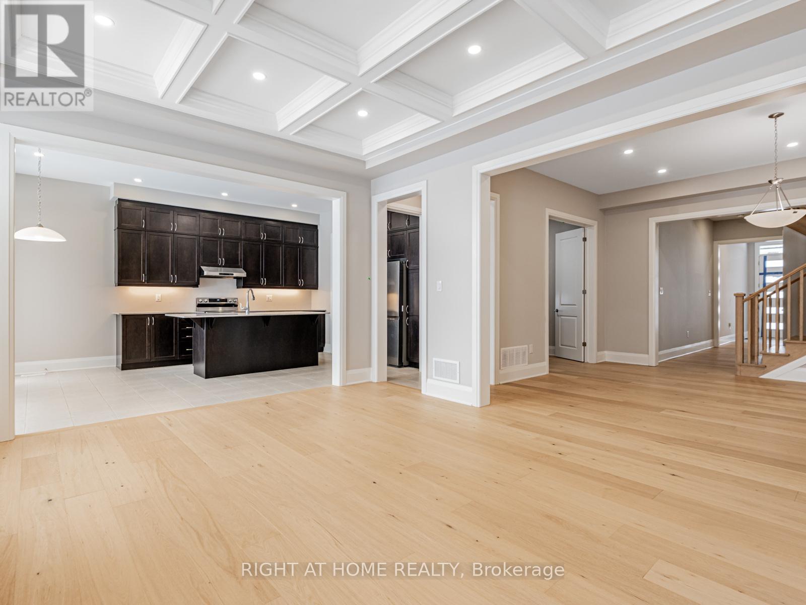 14 Berczy Manor Crescent, Markham, Ontario  L6C 3M2 - Photo 7 - N12724376