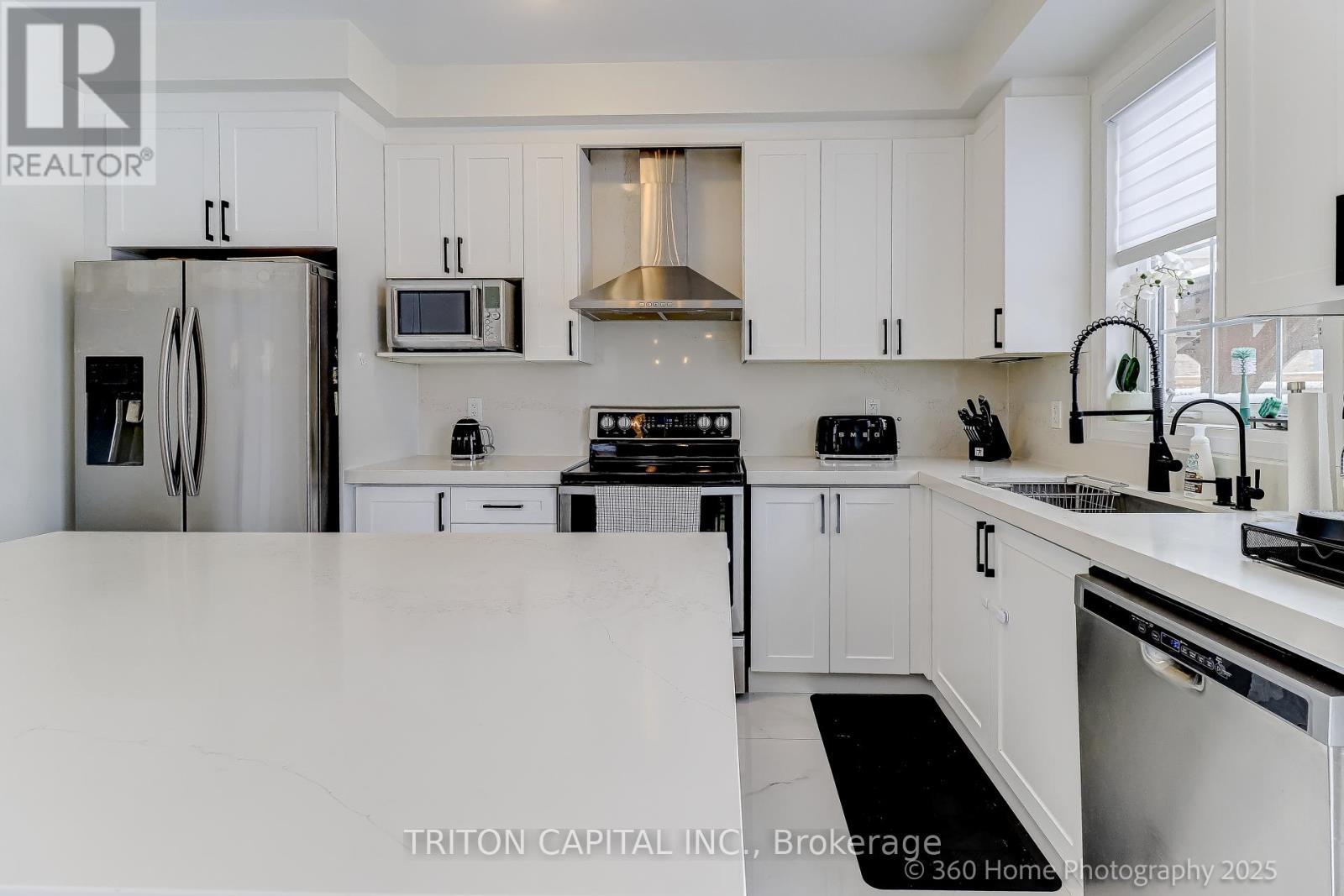 139 Casserley Crescent, New Tecumseth (Tottenham), Ontario  L0G 1W0 - Photo 6 - N12724468