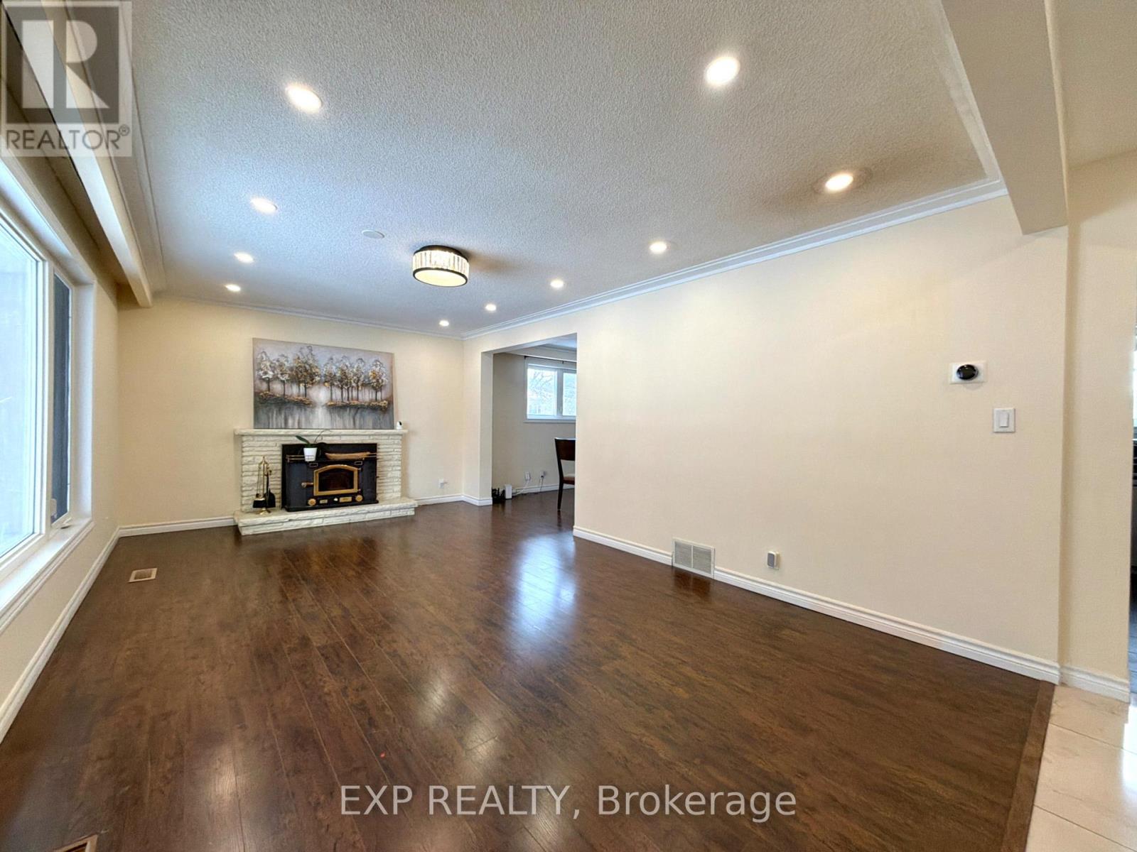 2 Gladiator Road, Markham, Ontario  L3P 1J2 - Photo 4 - N12724498