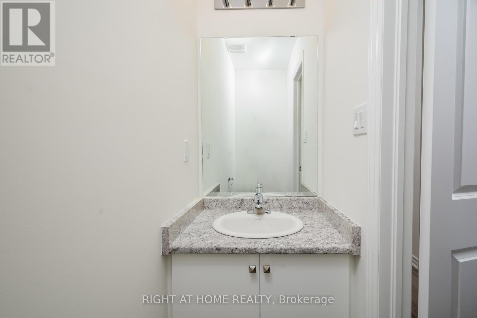 19 Ravenscraig Place, Innisfil (Cookstown), Ontario  L0L 1L0 - Photo 16 - N12724520