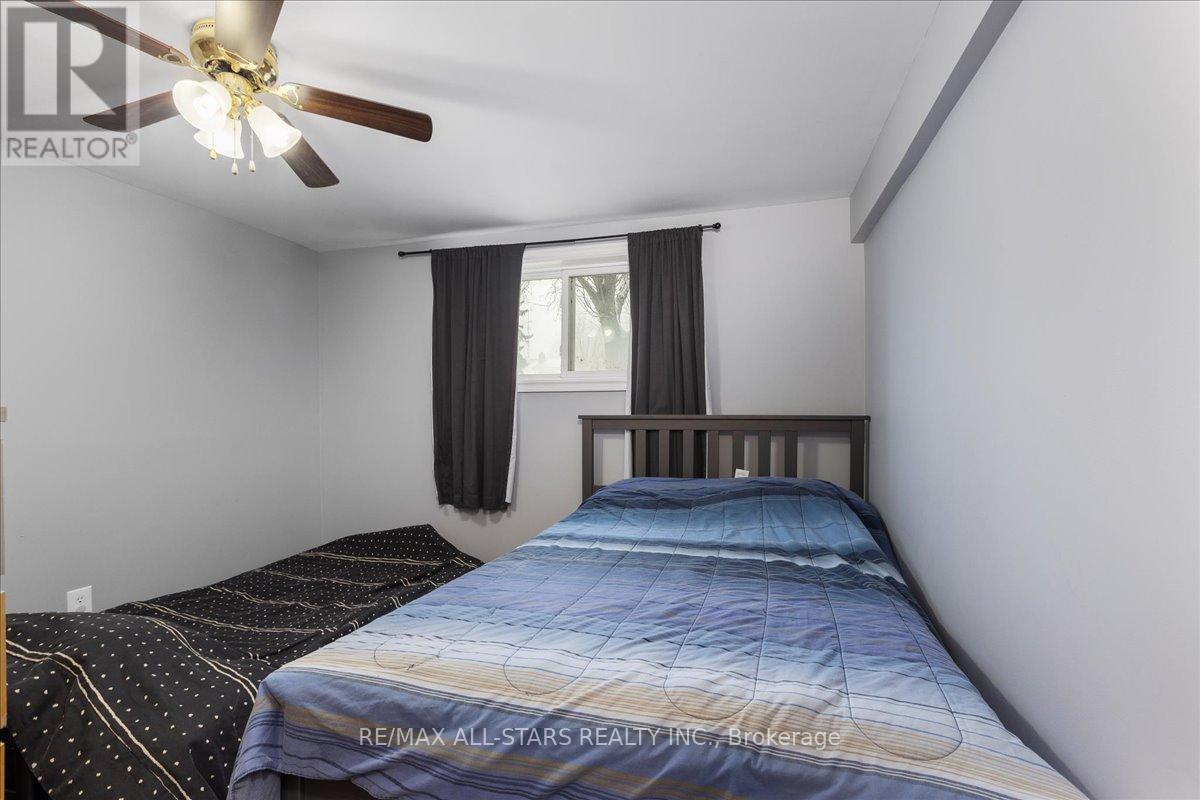 398 The Queensway Avenue S, Georgina, Ontario  L4P 2C5 - Photo 12 - N12724552