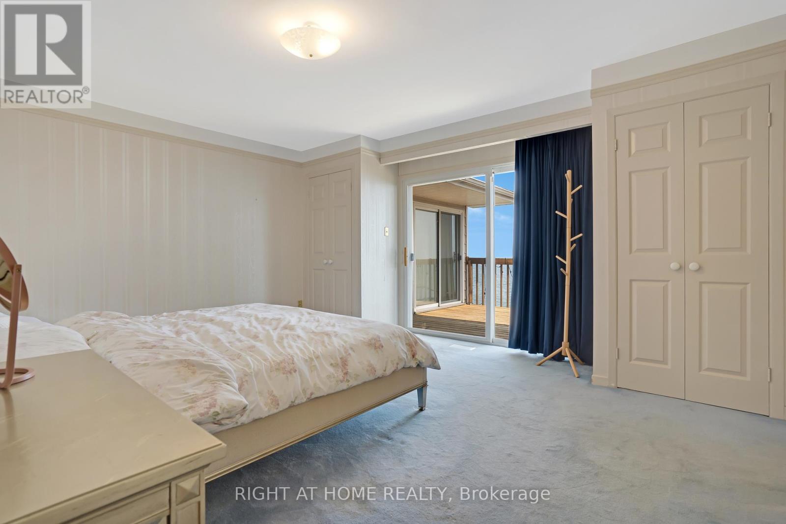 1360 Lakeshore Road W, Oakville, Ontario  L6L 1G2 - Photo 19 - W12457475