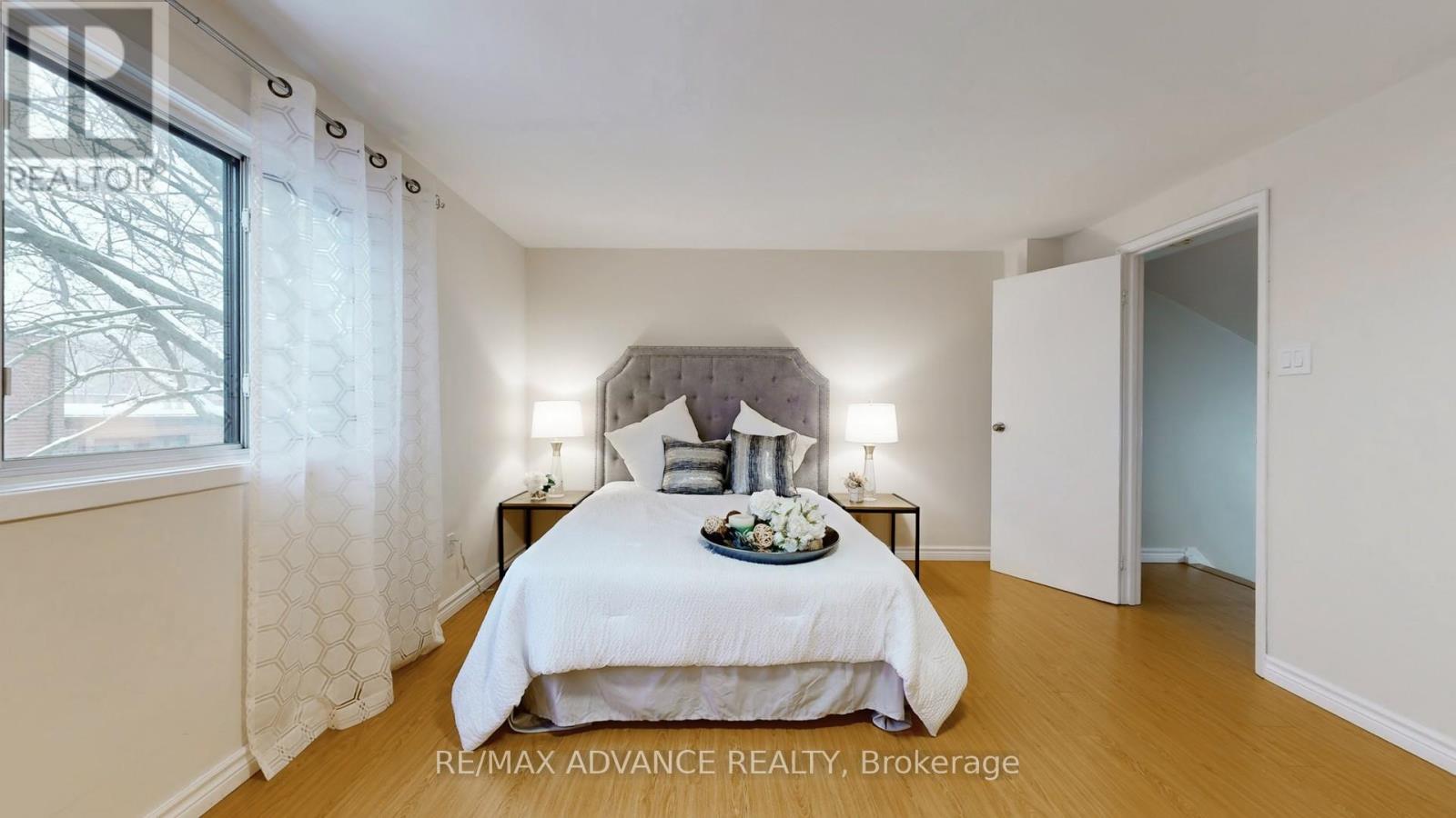 4 Frosty Meadoway Mews, Toronto, Ontario  M2H 2V6 - Photo 16 - C12672074