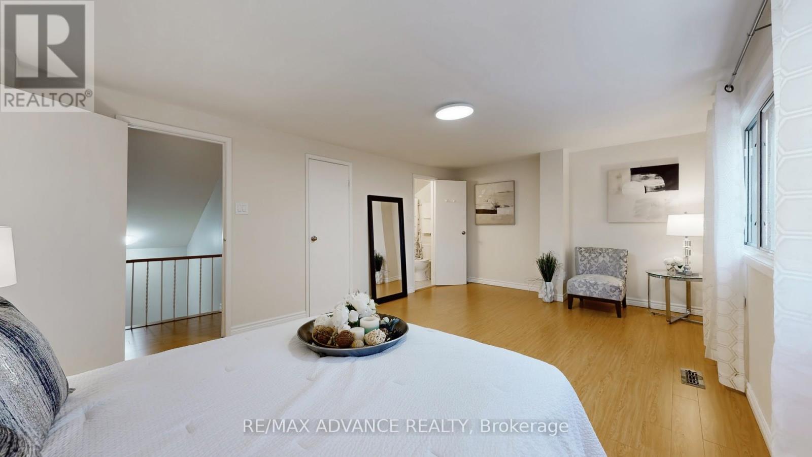 4 Frosty Meadoway Mews, Toronto, Ontario  M2H 2V6 - Photo 18 - C12672074