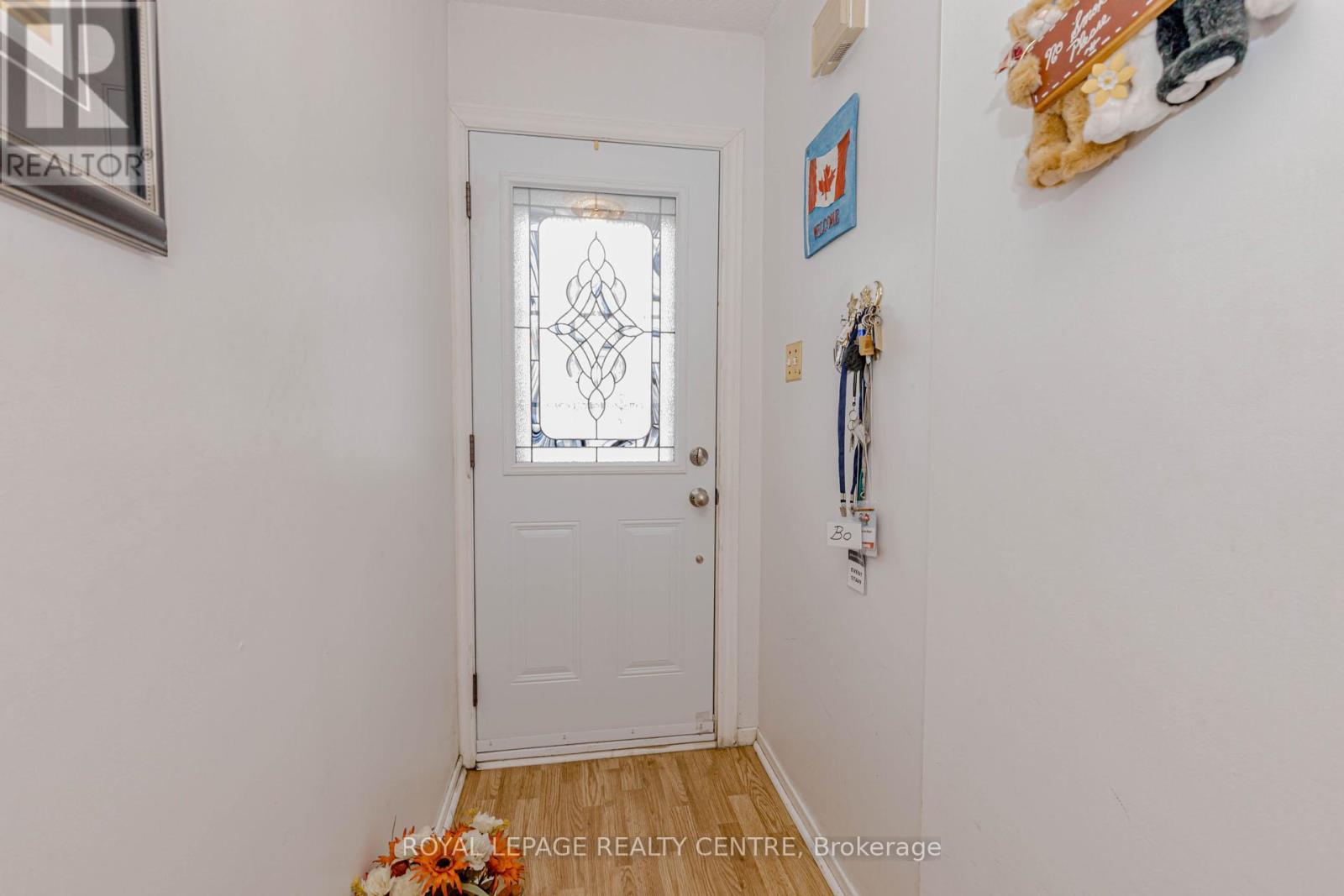 13 - 2655 Gananoque Drive, Mississauga, Ontario  L5N 3A6 - Photo 3 - W12724354