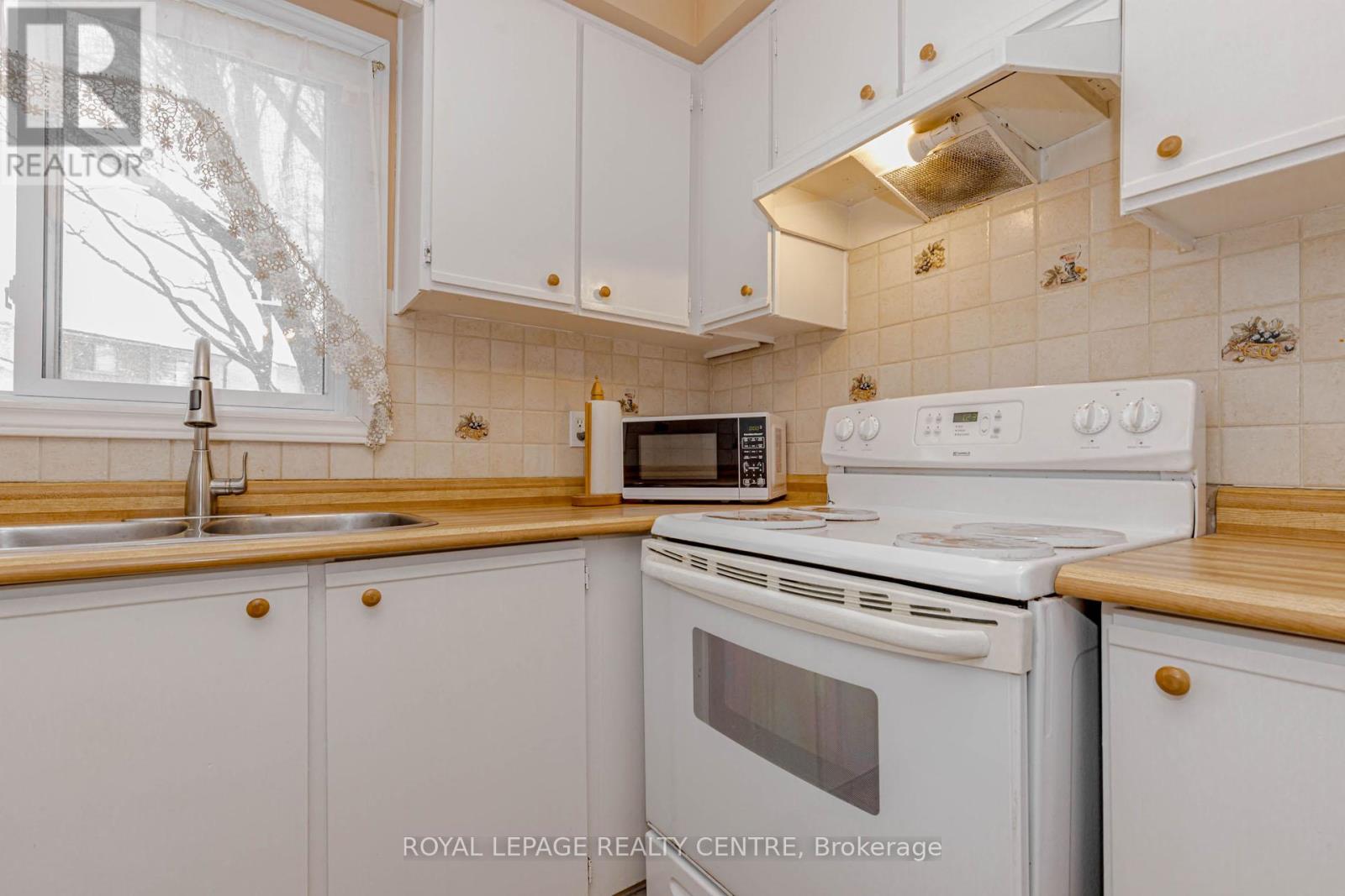 13 - 2655 Gananoque Drive, Mississauga, Ontario  L5N 3A6 - Photo 6 - W12724354