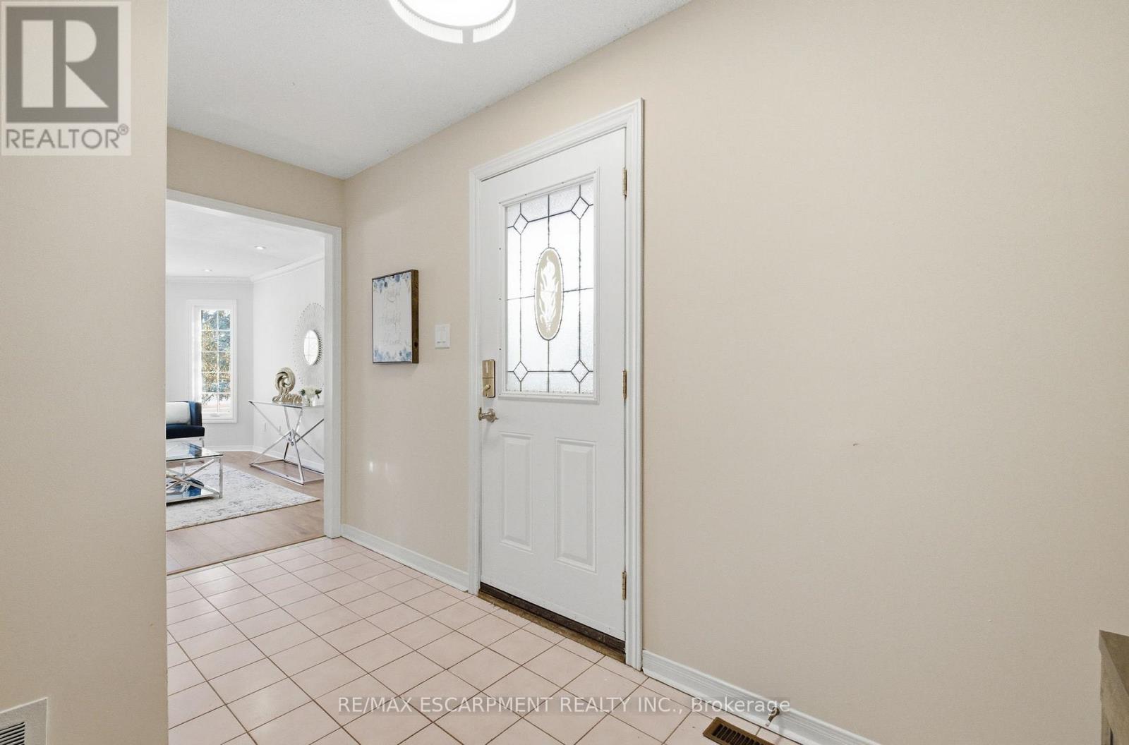 1466 Reeves Gate, Oakville, Ontario  L6M 3H3 - Photo 3 - W12724360