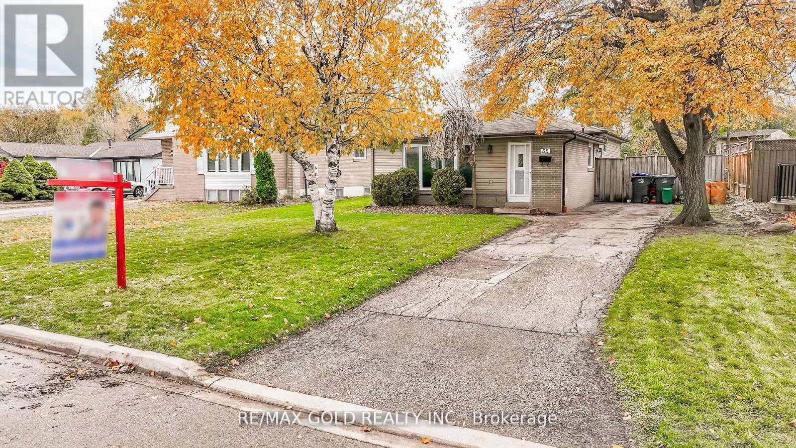 35 DUKE ROAD, Brampton, Ontario