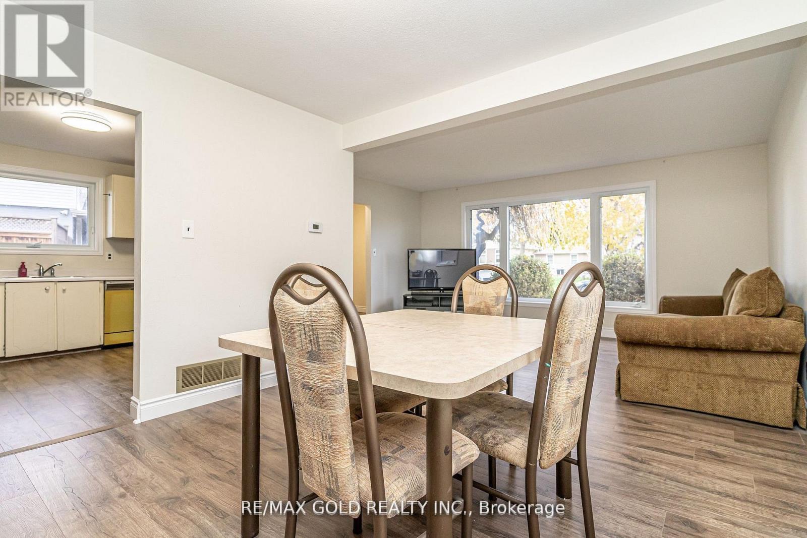 35 Duke Road, Brampton, Ontario  L6T 3J9 - Photo 12 - W12724384