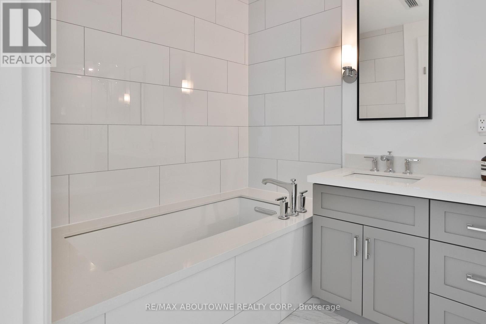 304 - 2060 Lakeshore Road, Burlington, Ontario  L7R 0G2 - Photo 20 - W12724390