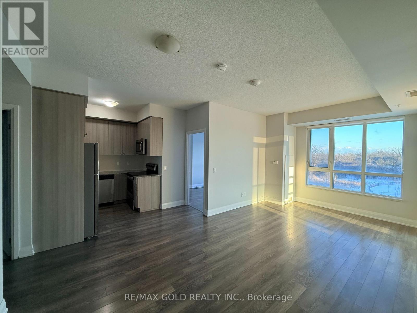 202 - 65 Yorkland Boulevard, Brampton, Ontario  L4C 9Z4 - Photo 5 - W12724392