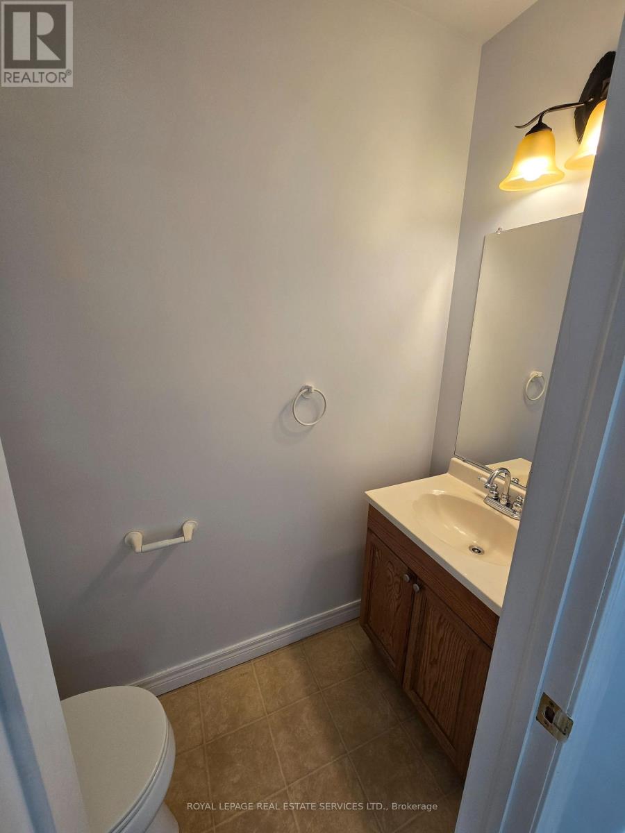 Unit B - 76 Guelph Street, Halton Hills, Ontario  L7G 3Z5 - Photo 4 - W12724454