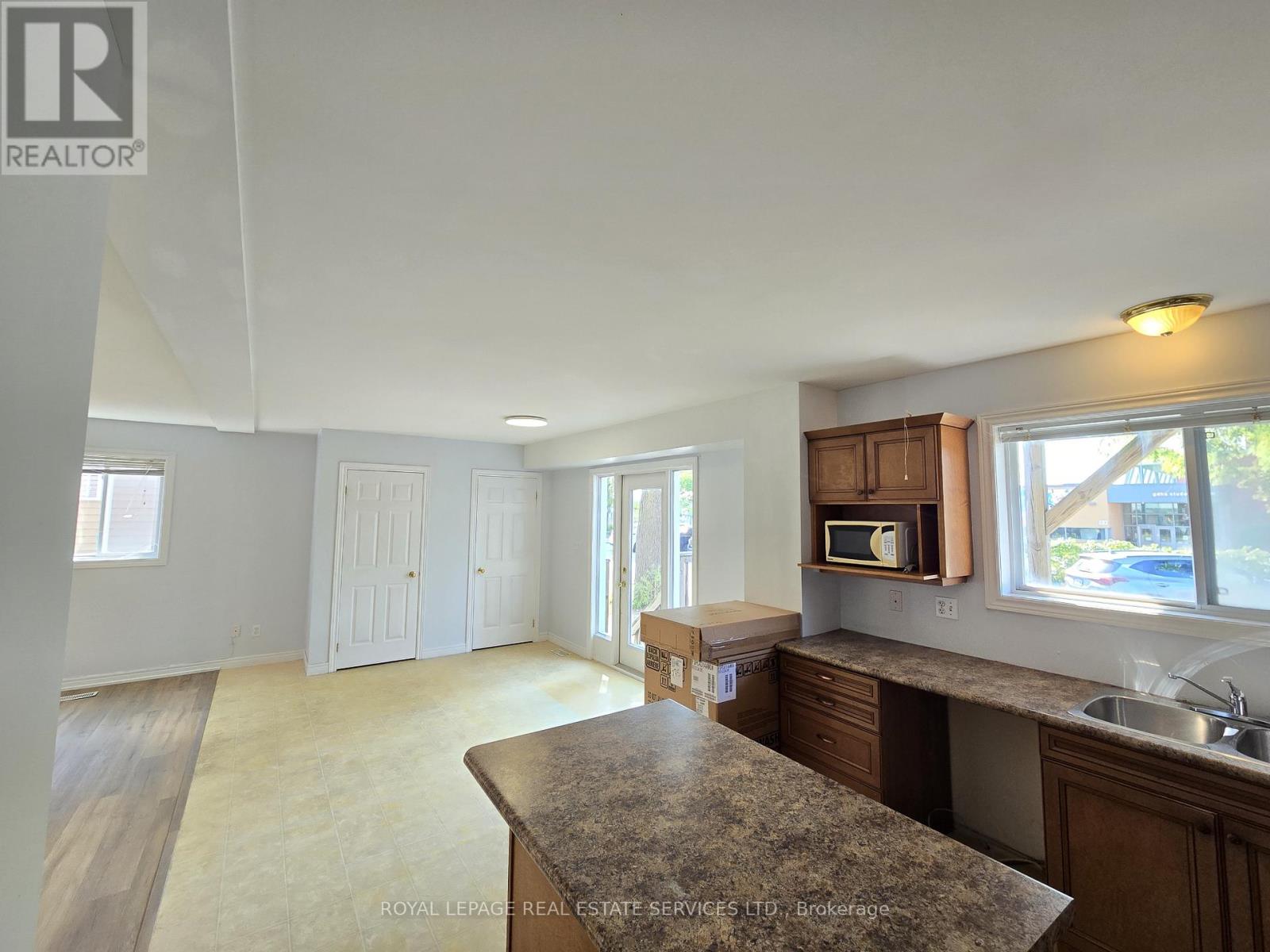 Unit B - 76 Guelph Street, Halton Hills, Ontario  L7G 3Z5 - Photo 6 - W12724454