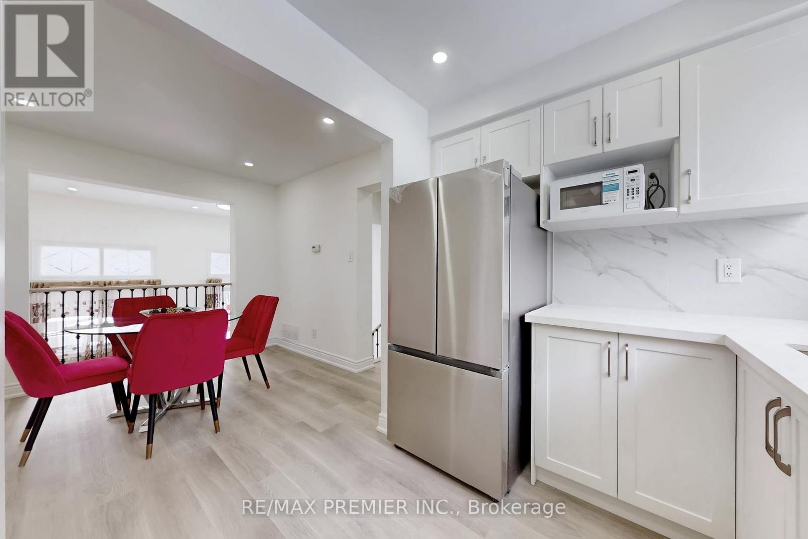 3348 Burdock Place, Mississauga, Ontario  L5A 4B7 - Photo 11 - W12724472