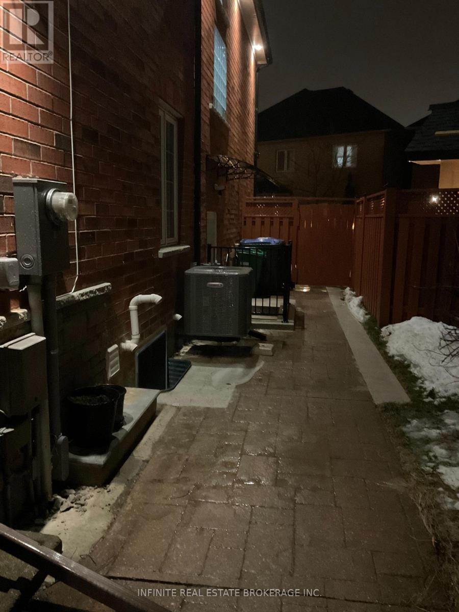 78 STARHILL CRESCENT, Brampton, Ontario