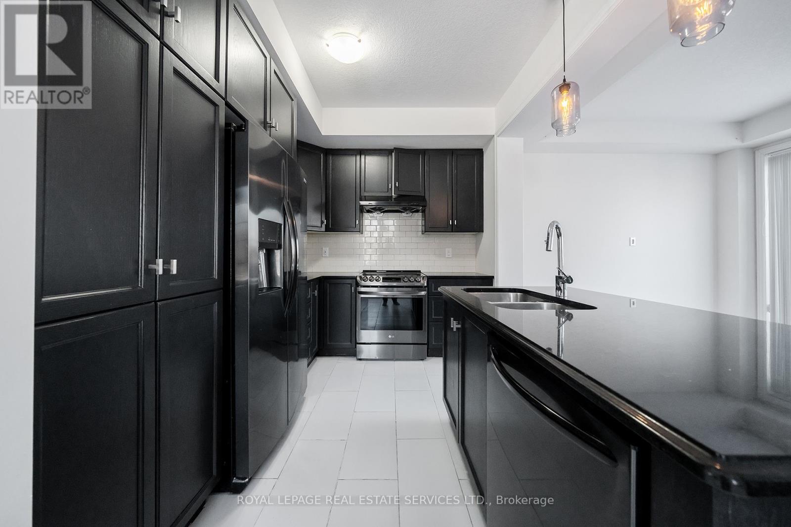 3349 Mockingbird Common, Oakville, Ontario  L6H 0X1 - Photo 10 - W12724490