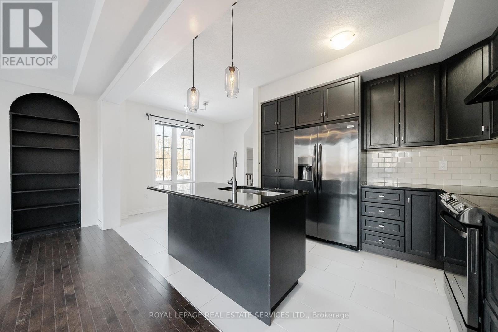 3349 Mockingbird Common, Oakville, Ontario  L6H 0X1 - Photo 9 - W12724490