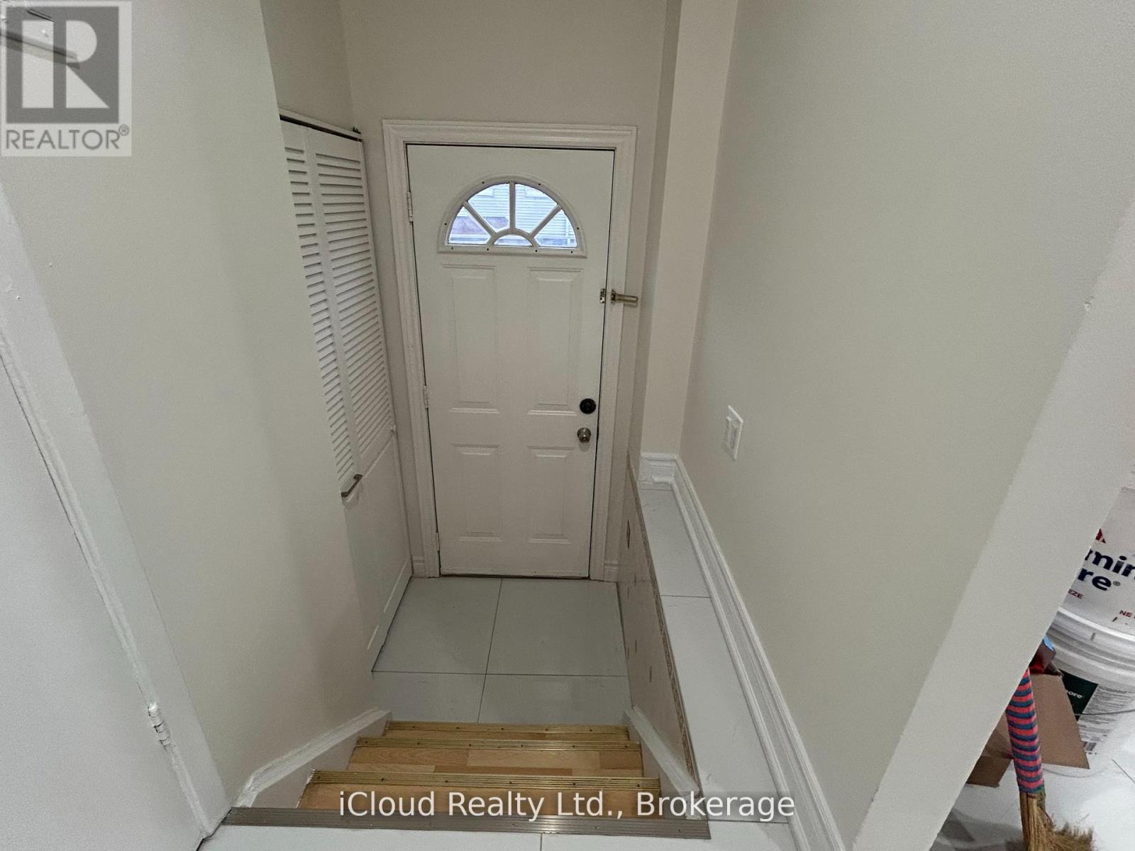 88 - 400 Mississauga Valley Boulevard, Mississauga, Ontario  L5A 3N6 - Photo 4 - W12724492