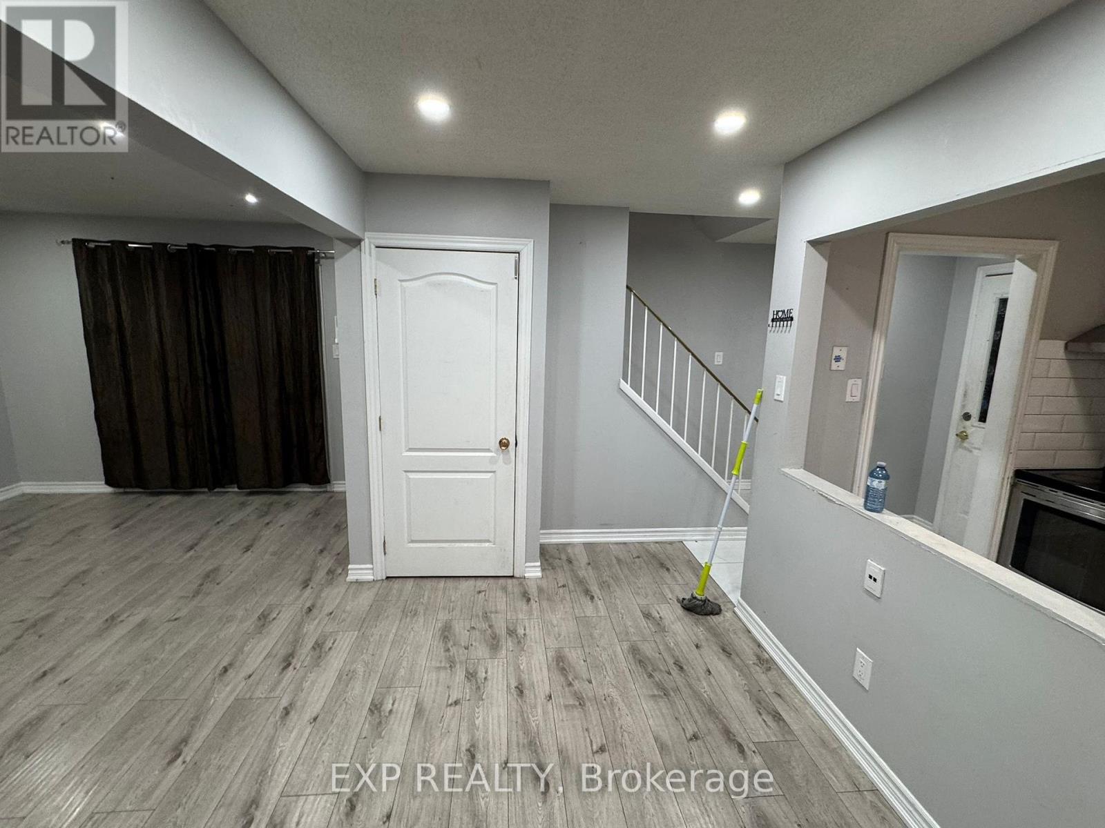 40 GLADSTONE SQUARE, Brampton, Ontario