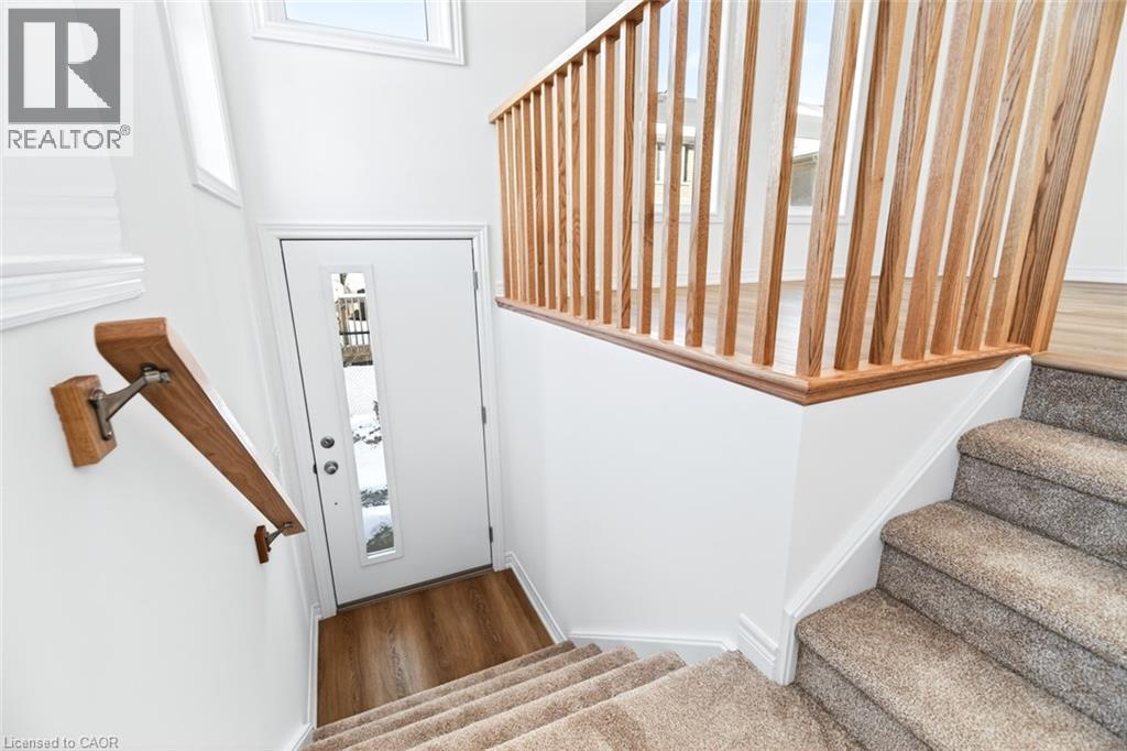 70 Kenesky Drive Unit# 1, Waterdown, Ontario  L8B 2A9 - Photo 3 - 40800566