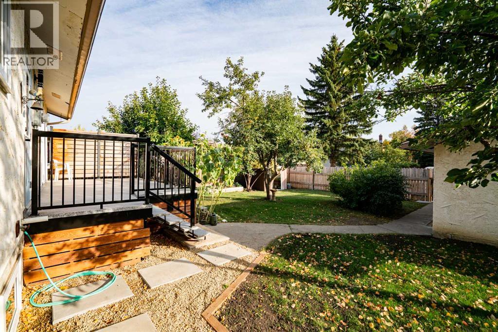 6209 42 Avenue, Camrose, Alberta  T4V 2W8 - Photo 2 - A2259835