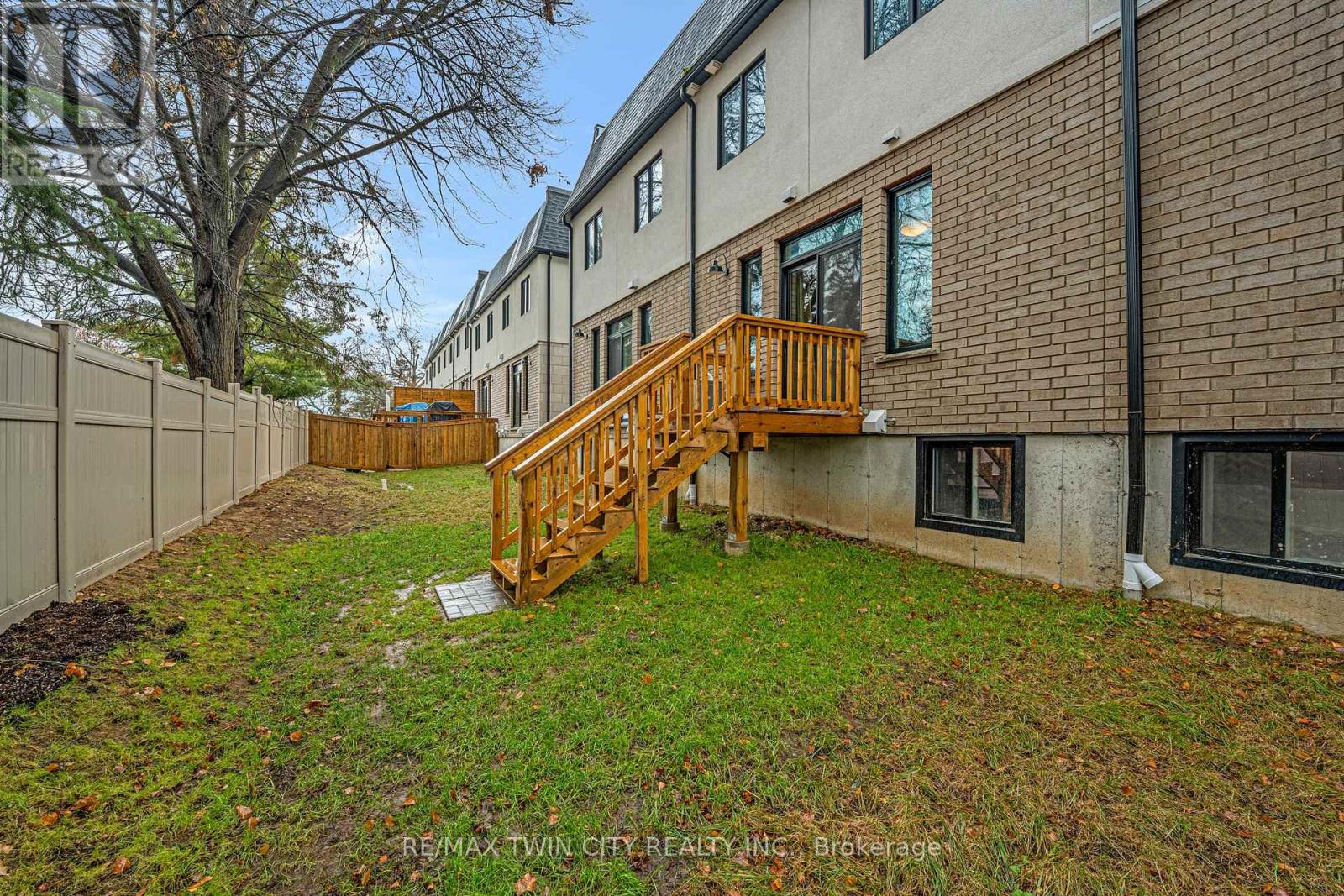 24 - 143 Elgin Street N, Cambridge, Ontario  N1R 5H6 - Photo 4 - X12724418