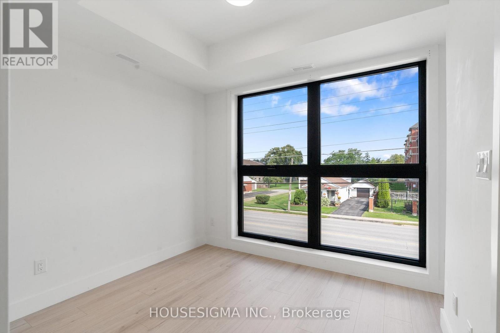 302 - 7277 Wilson Crescent, Niagara Falls, Ontario  L2G 4R8 - Photo 15 - X12724506