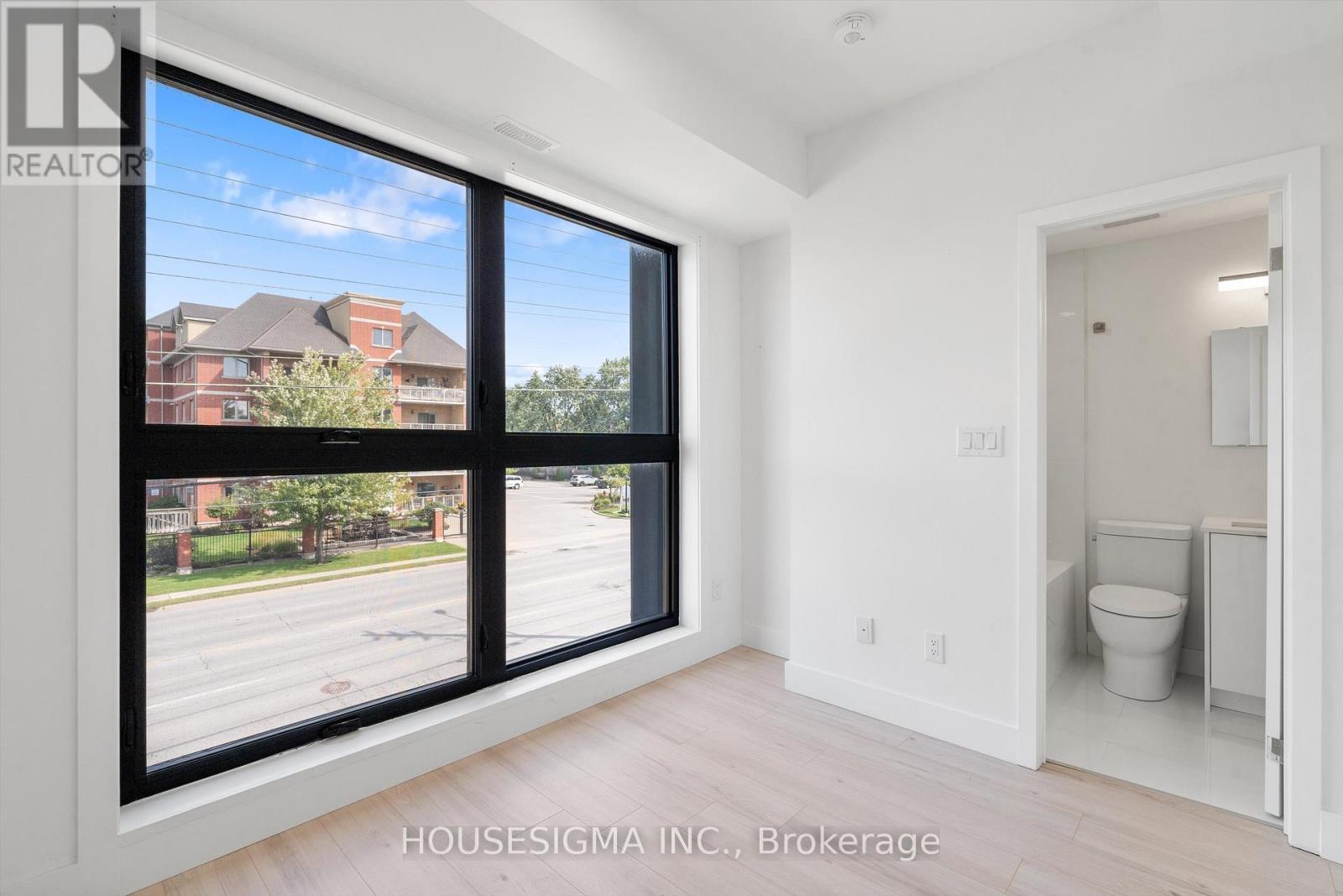 302 - 7277 Wilson Crescent, Niagara Falls, Ontario  L2G 4R8 - Photo 17 - X12724506