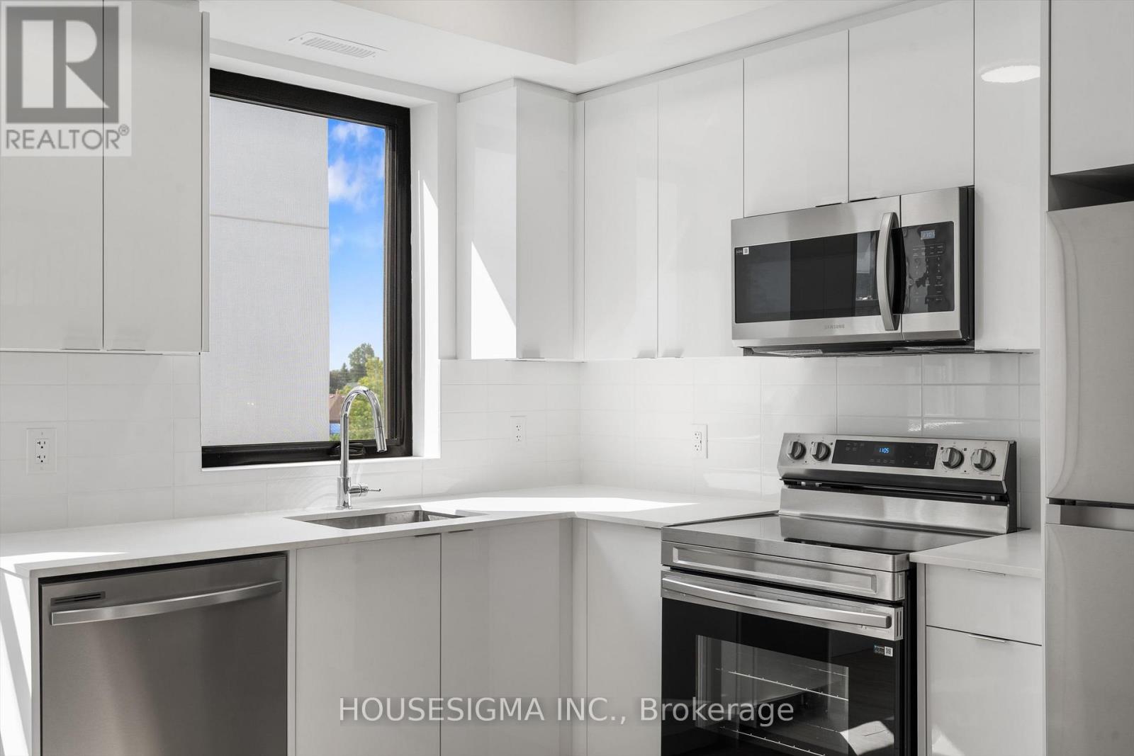 302 - 7277 Wilson Crescent, Niagara Falls, Ontario  L2G 4R8 - Photo 8 - X12724506