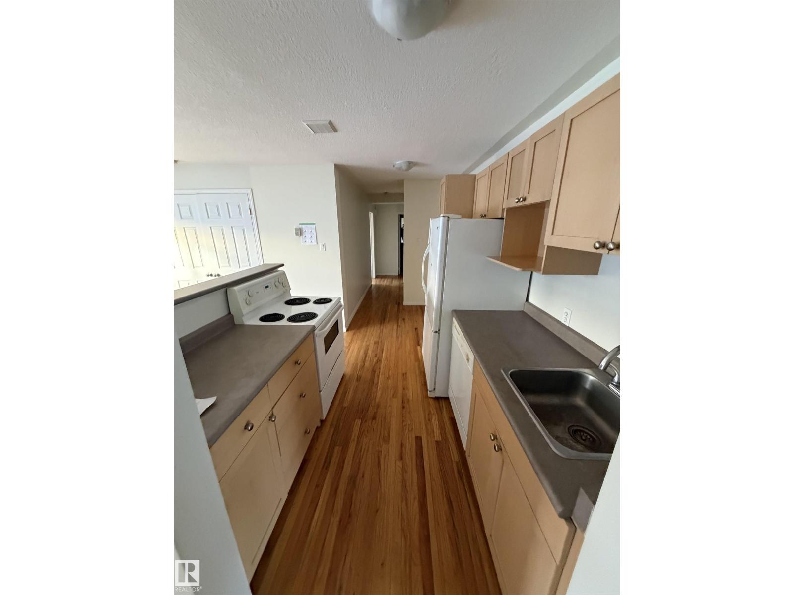 #13 11008 124 St Nw, Edmonton, Alberta T5M 0J4 - Photo 3 - E4470609