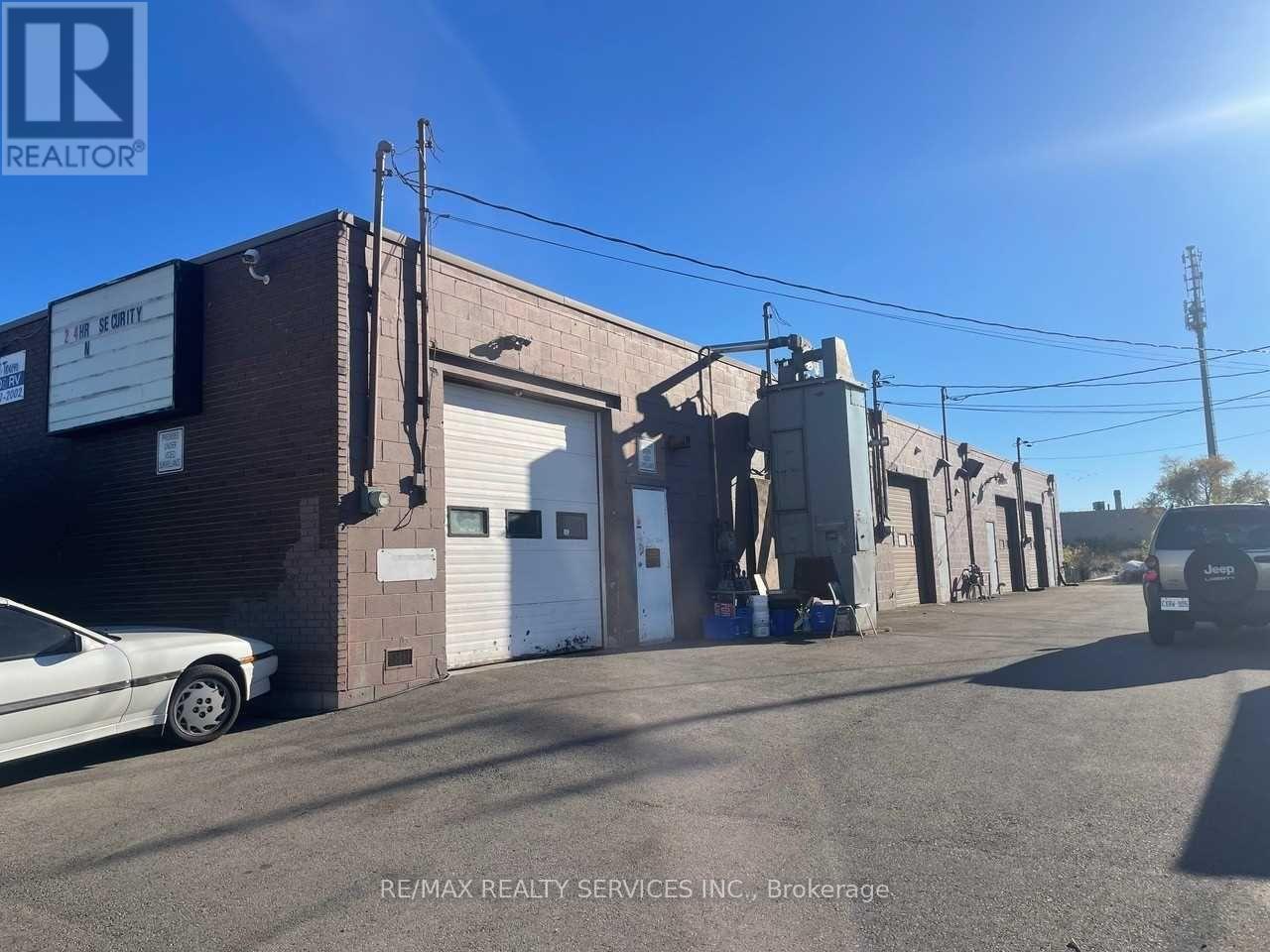 353 Millen Road, Hamilton, Ontario  L8E 2H3 - Photo 2 - X12724530