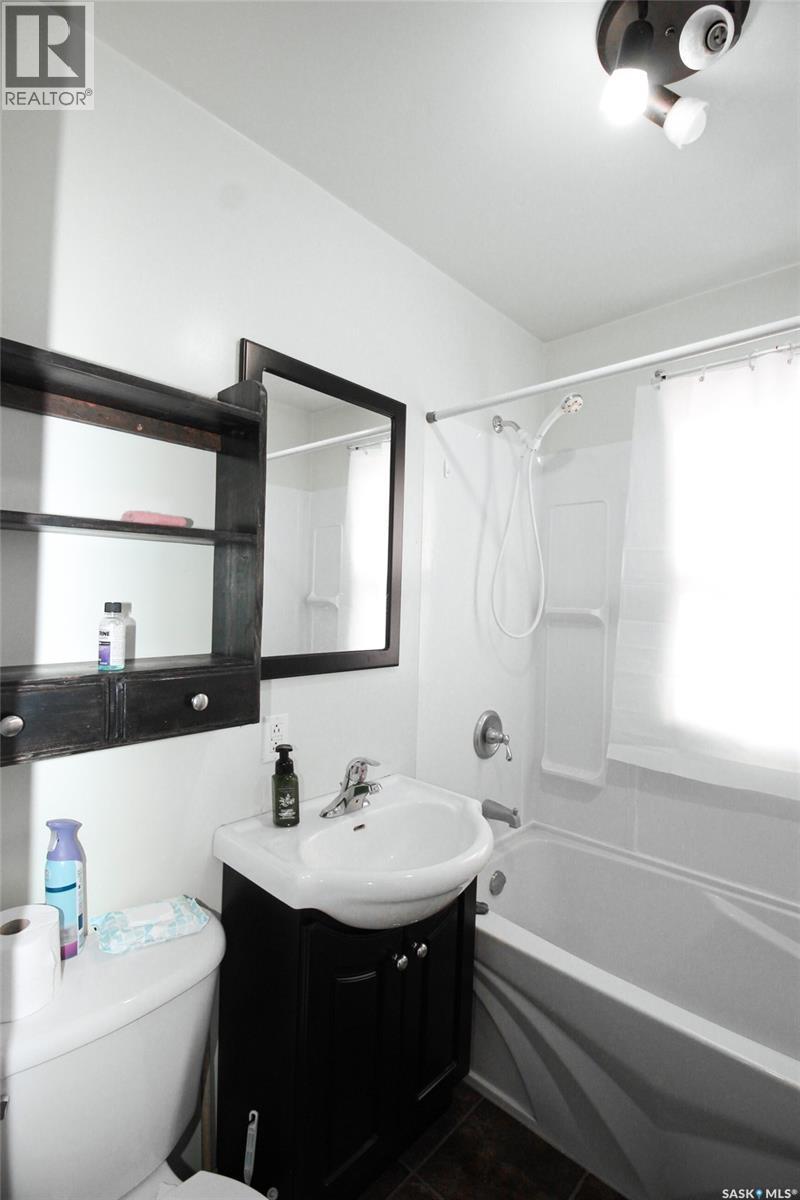 688 1st Street W, Shaunavon, Saskatchewan  S0N 2M0 - Photo 13 - SK027315