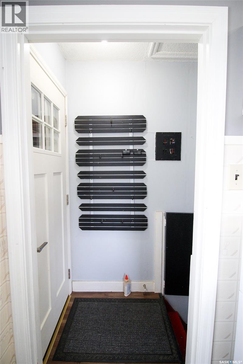 688 1st Street W, Shaunavon, Saskatchewan  S0N 2M0 - Photo 21 - SK027315