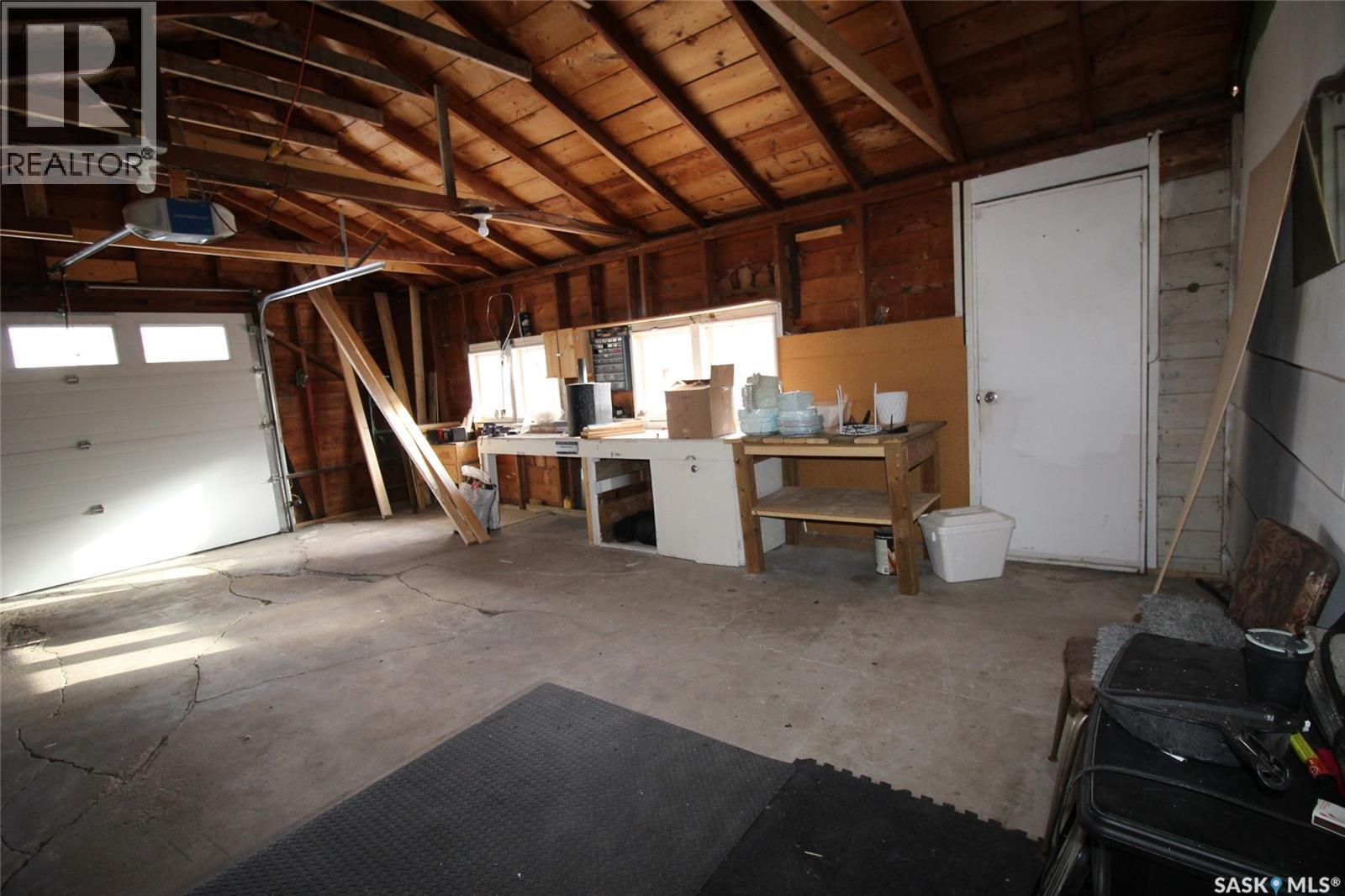 688 1st Street W, Shaunavon, Saskatchewan  S0N 2M0 - Photo 24 - SK027315