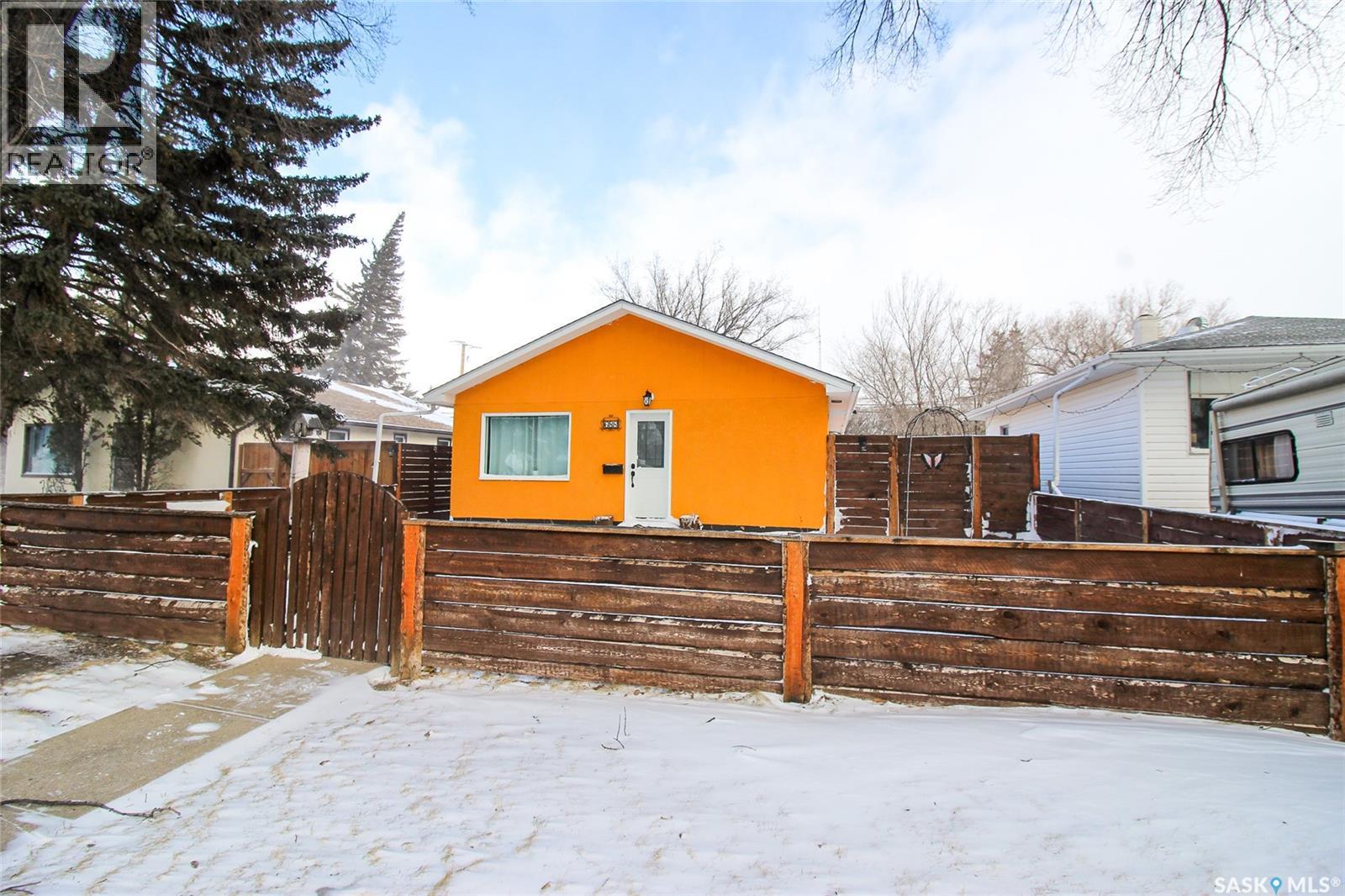 688 1st Street W, Shaunavon, Saskatchewan  S0N 2M0 - Photo 27 - SK027315