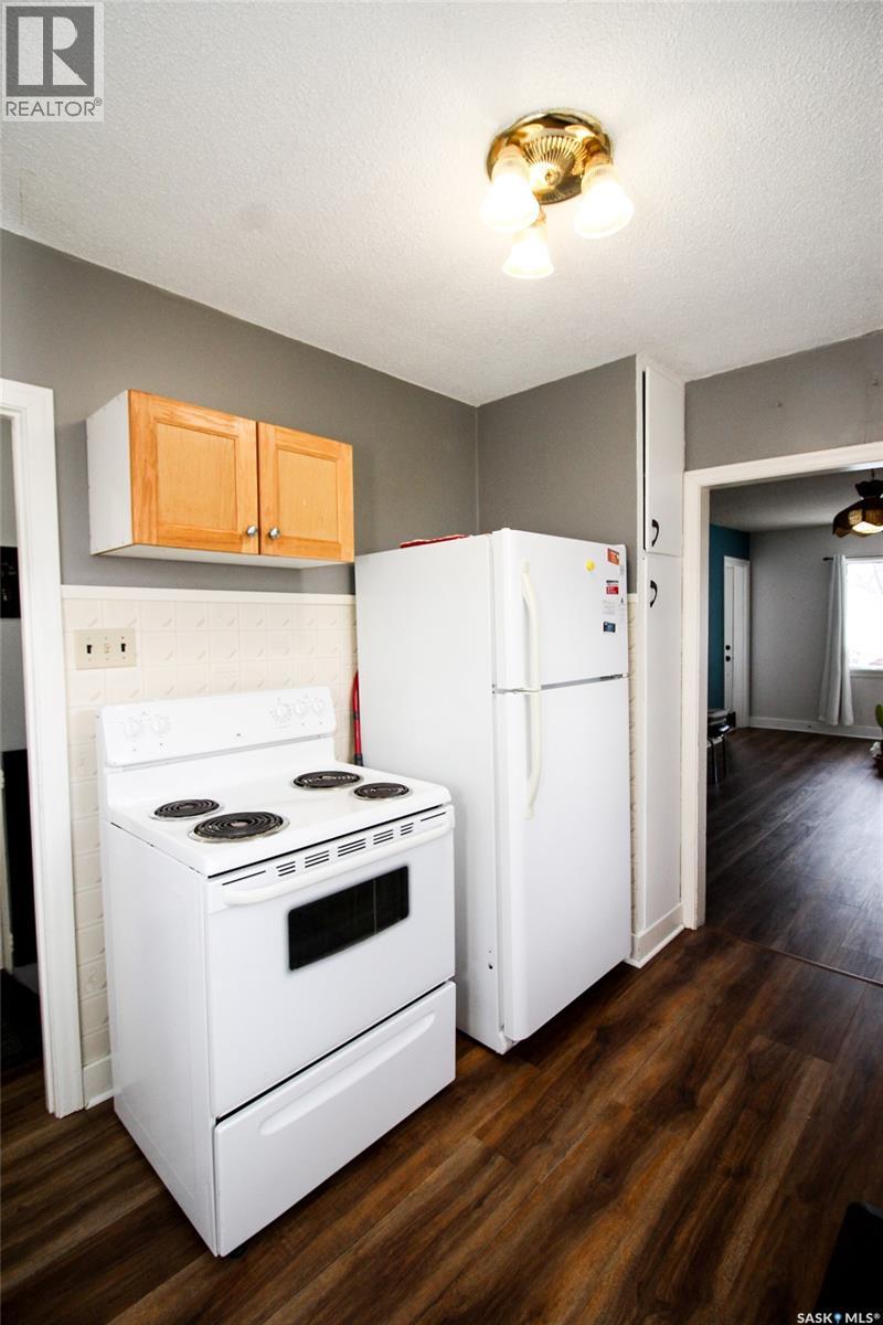 688 1st Street W, Shaunavon, Saskatchewan  S0N 2M0 - Photo 3 - SK027315