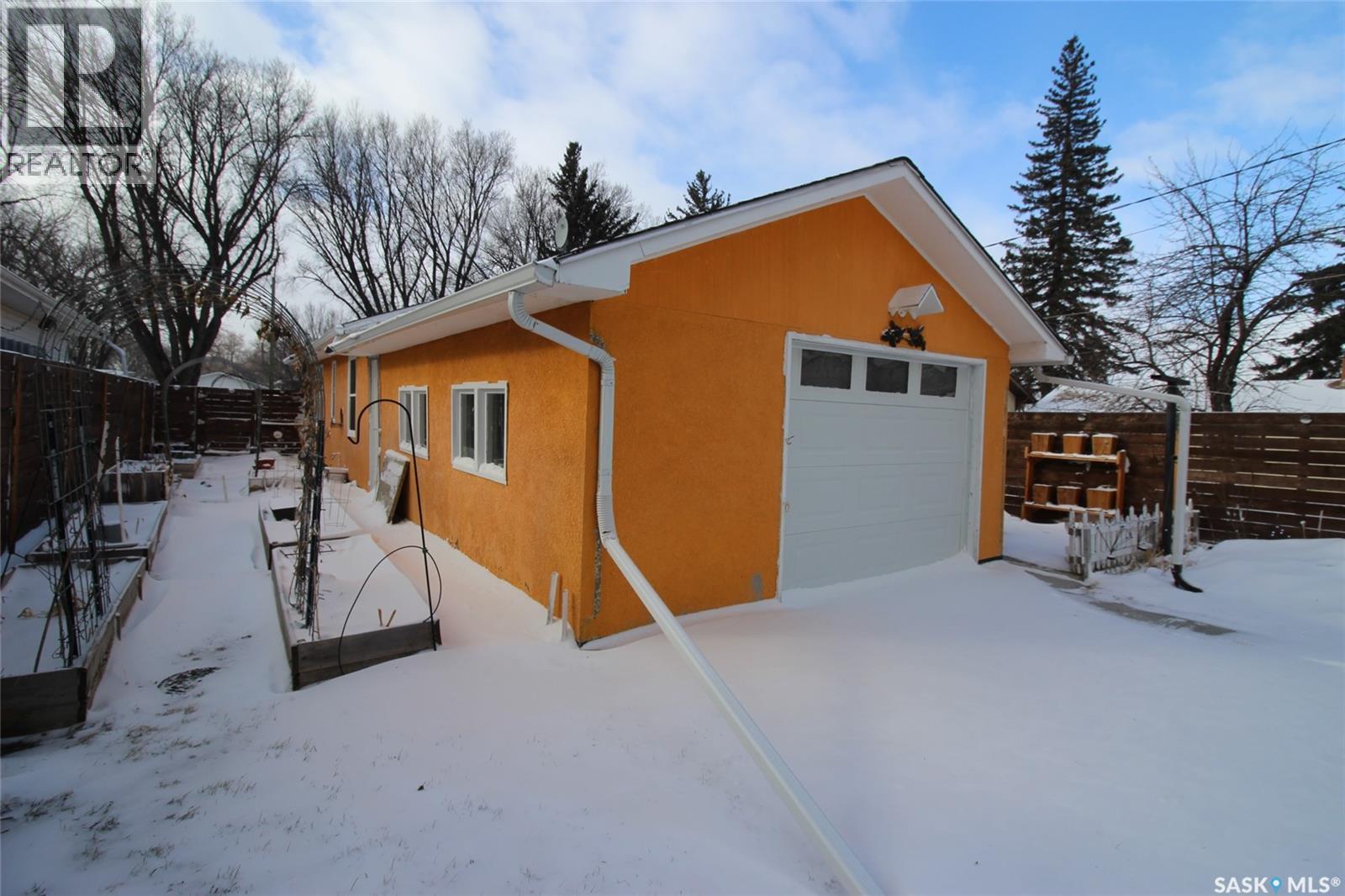 688 1st Street W, Shaunavon, Saskatchewan  S0N 2M0 - Photo 31 - SK027315