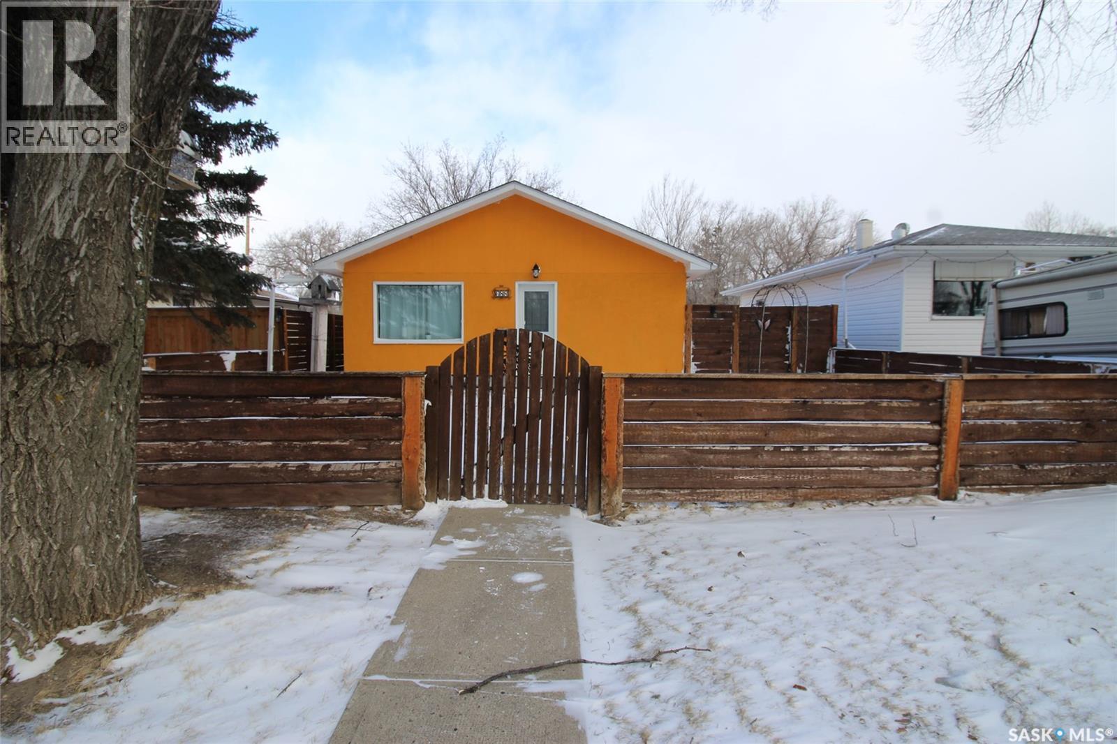 688 1st Street W, Shaunavon, Saskatchewan  S0N 2M0 - Photo 32 - SK027315
