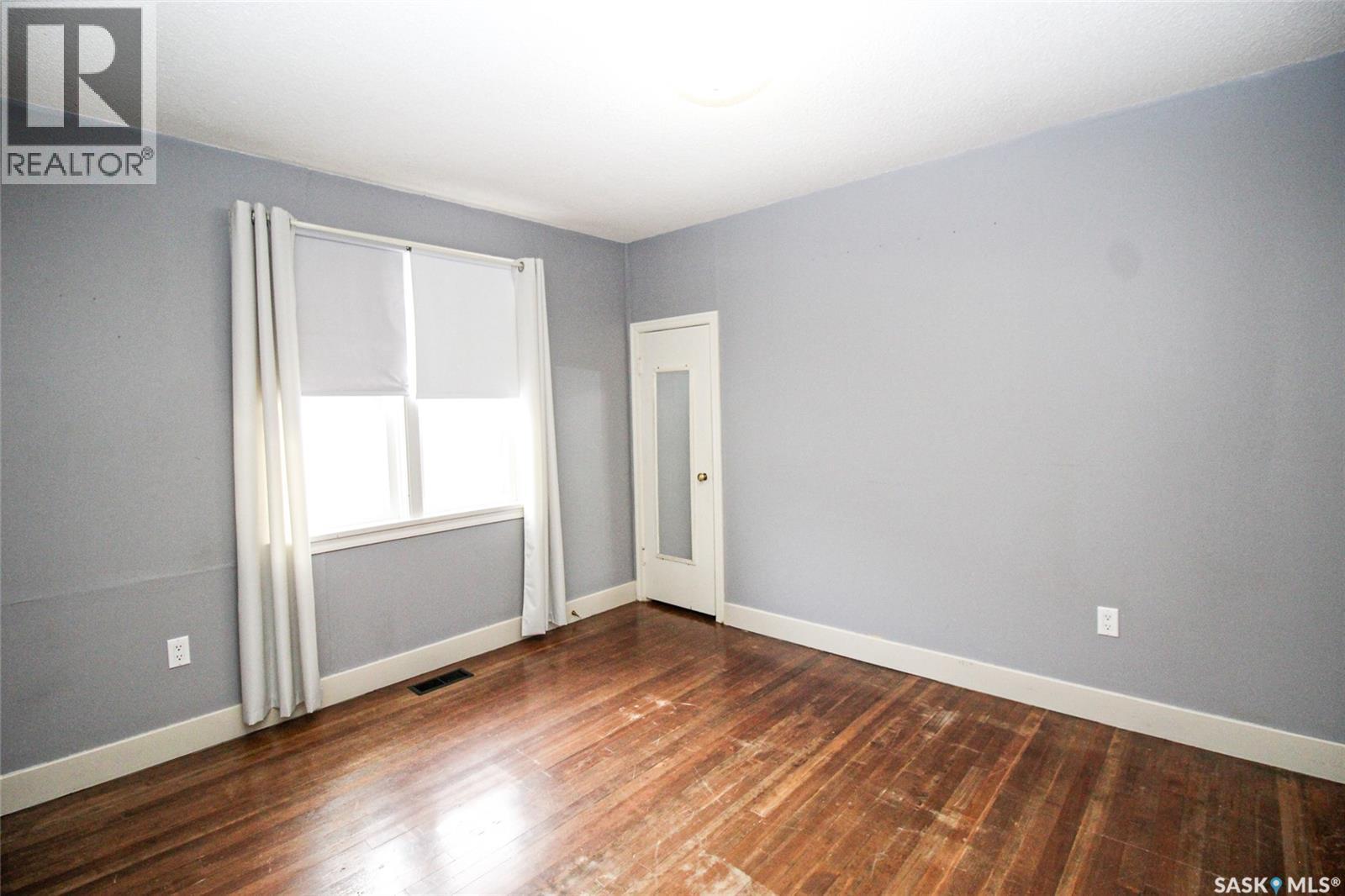 688 1st Street W, Shaunavon, Saskatchewan  S0N 2M0 - Photo 6 - SK027315