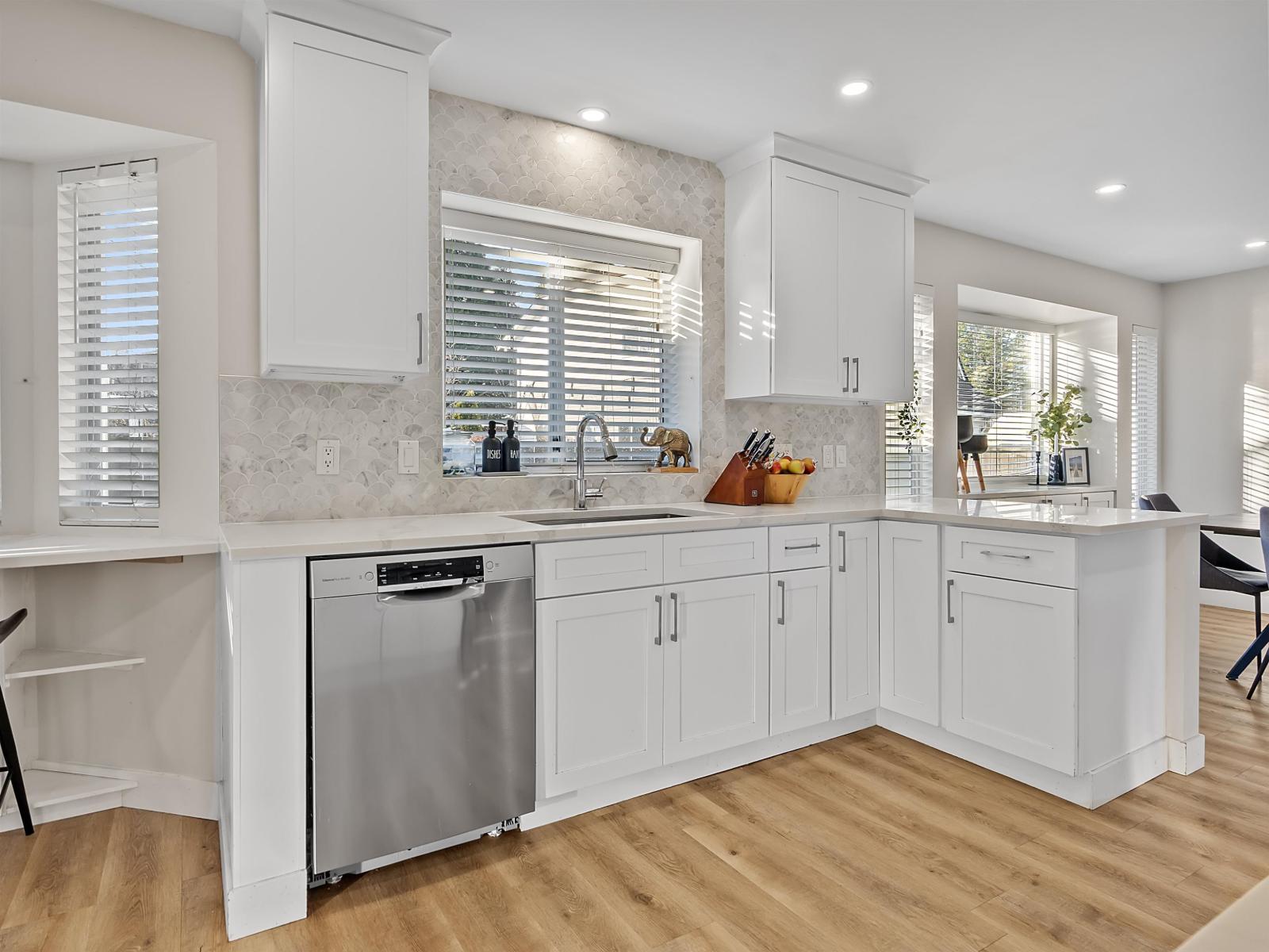 6323 171a Street, Surrey, British Columbia  V3S 7G4 - Photo 6 - R3082301