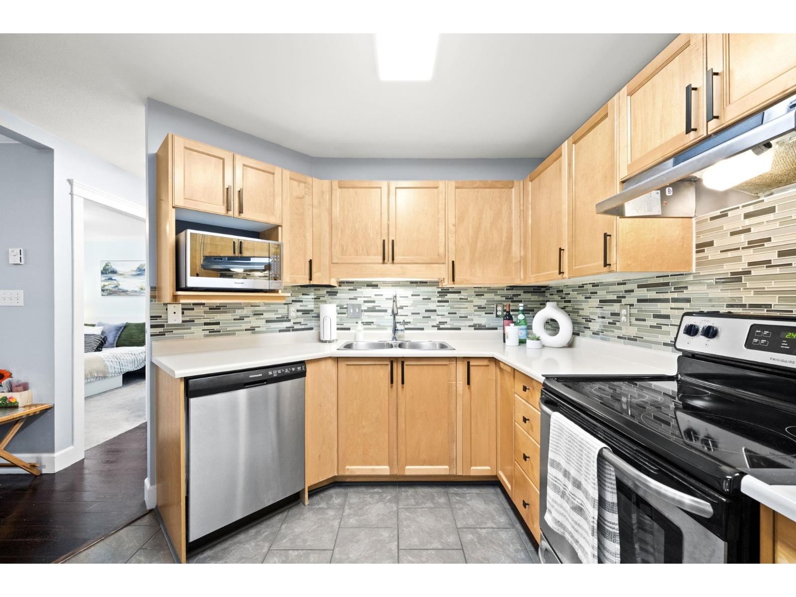 105 5450 208 Street, Langley, British Columbia  V3A 2J9 - Photo 8 - R3081374