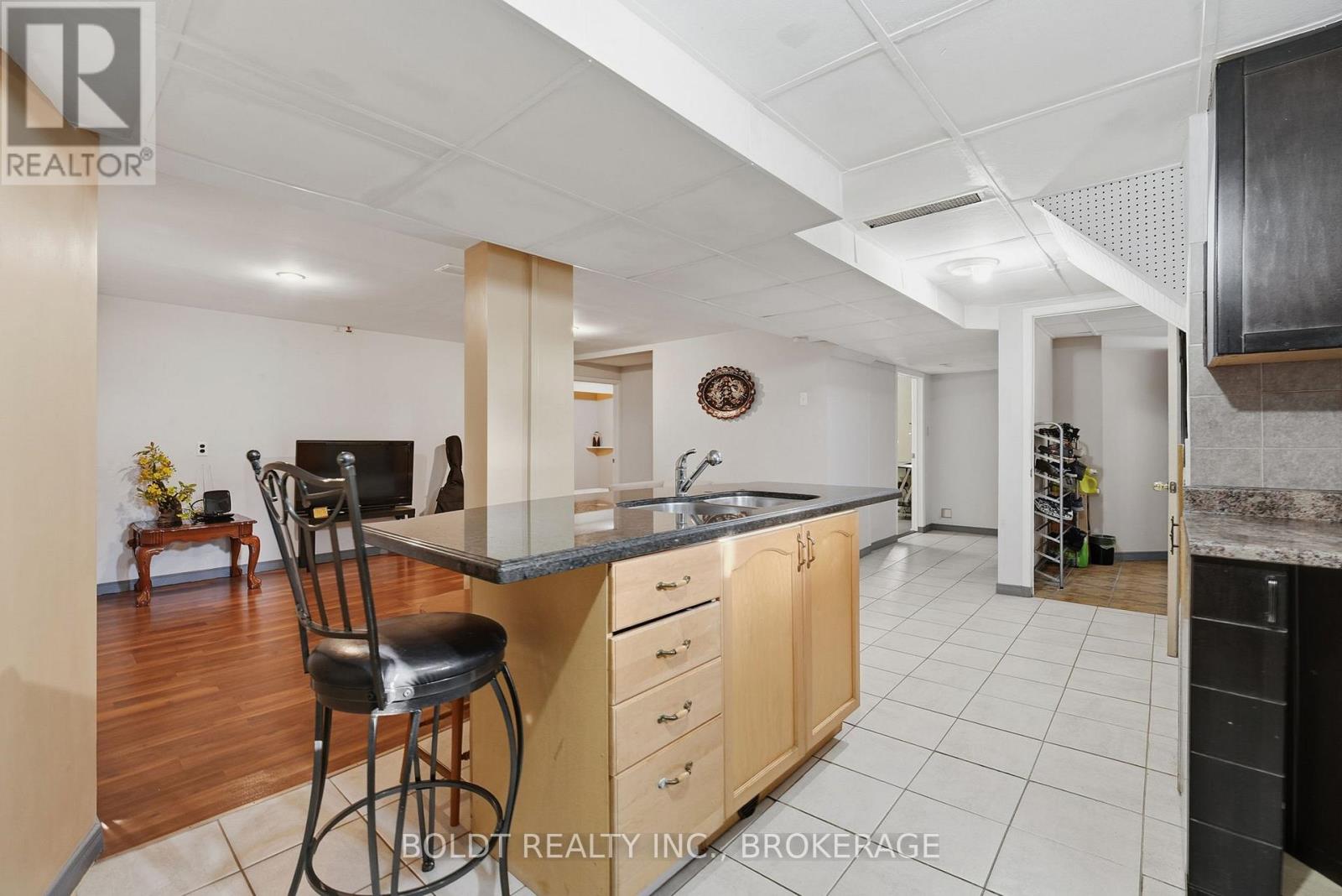 32 Old Oxford Road, St. Catharines, Ontario  L2M 2K1 - Photo 22 - X12724618