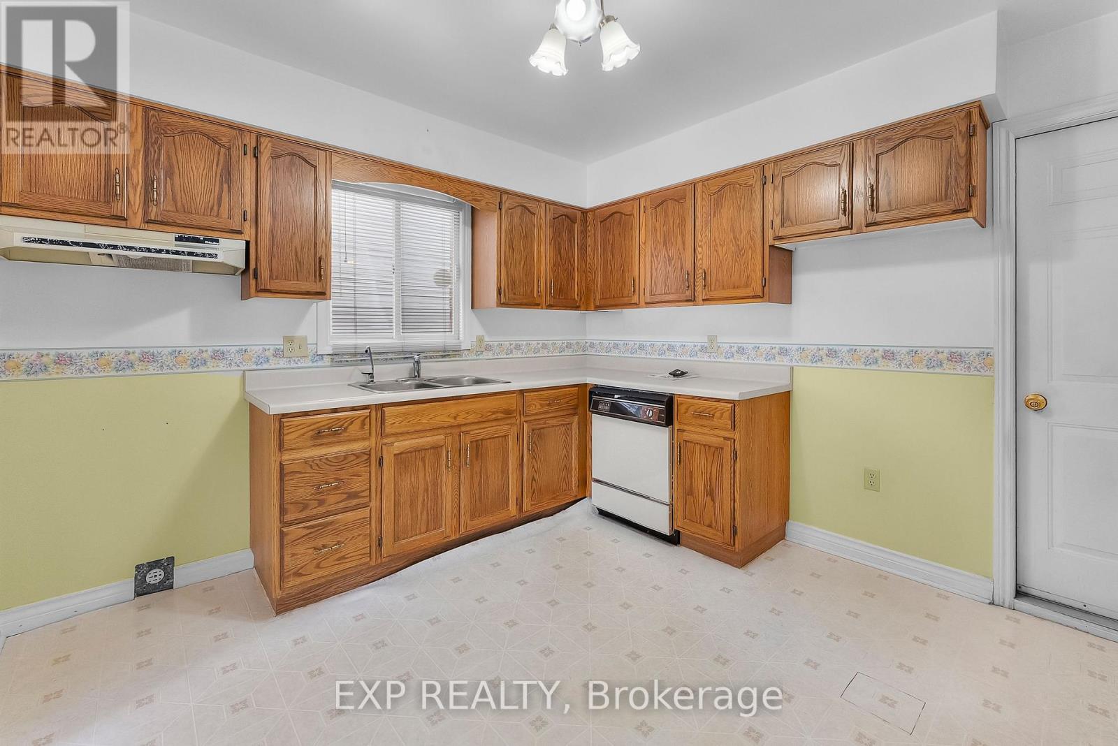 10 Heritage Court, St. Catharines, Ontario  L2S 3H8 - Photo 15 - X12724658